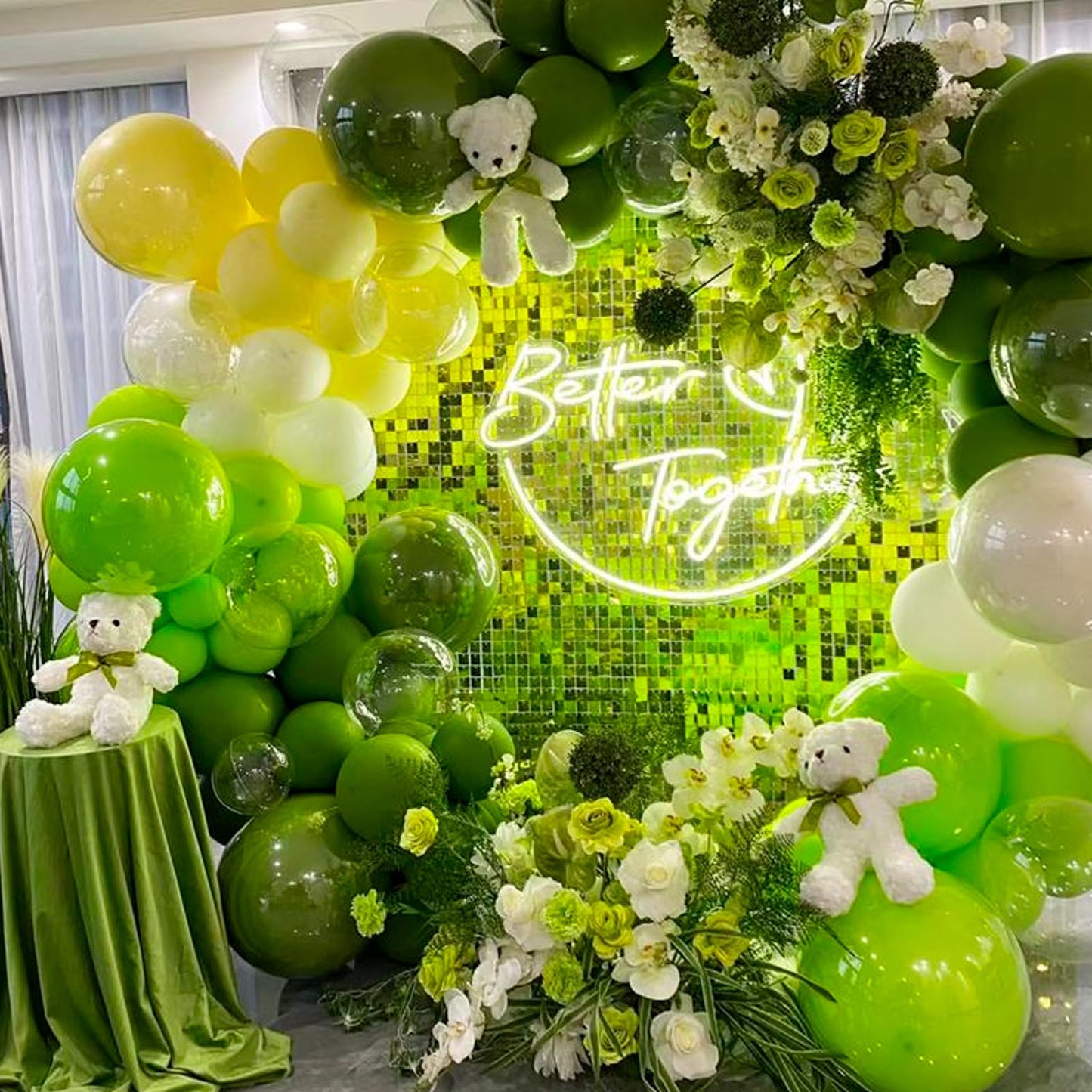 PartyWoo Lime Green Balloons 4pcs 36 Inch Light Green Latex Helium Balloons for Graduation Wedding Baby Shower Anniversary Birthday Dinosaur Jungle Golf Football Theme Party Decorations Green-Y6