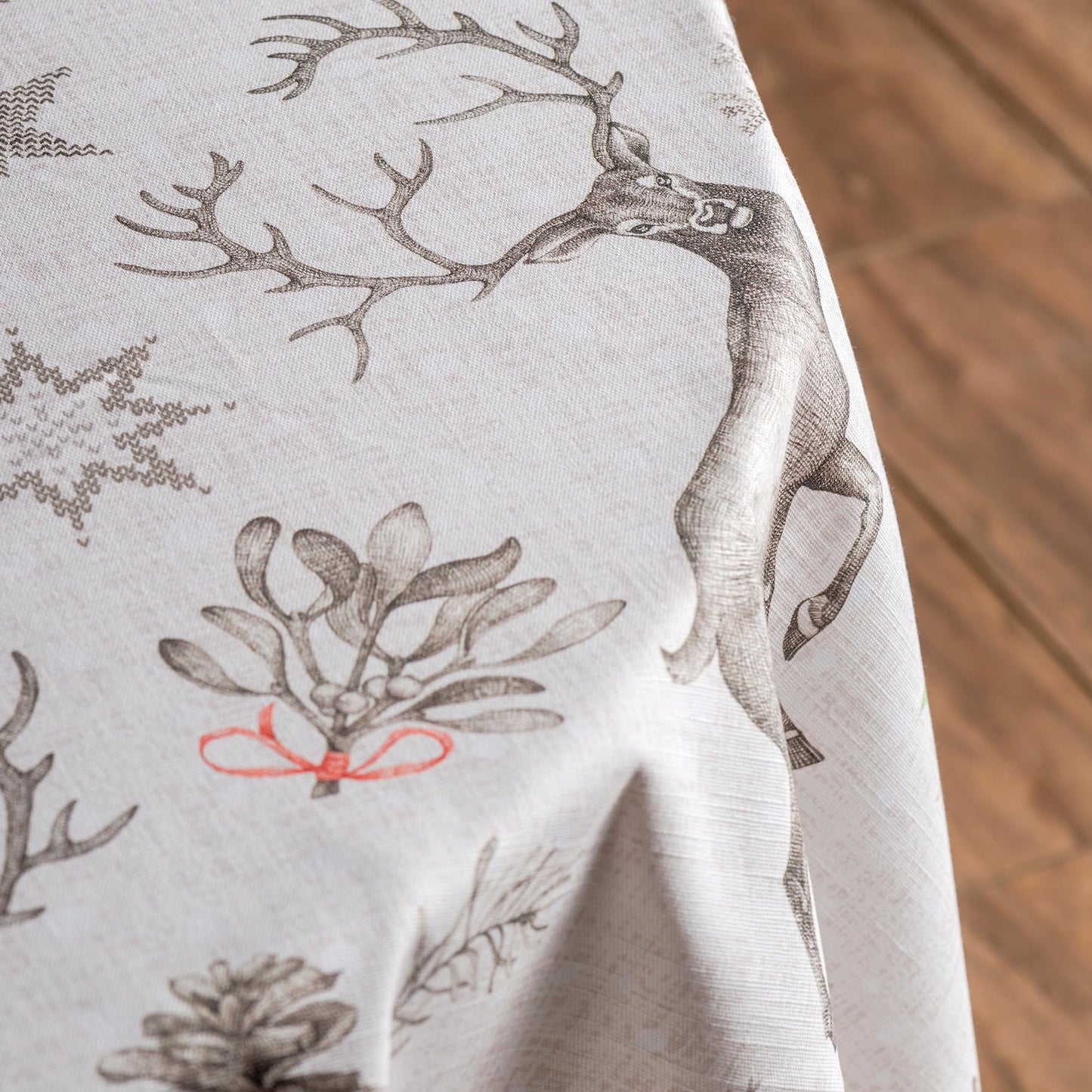 Maison d' Hermine Table Cloth Round Table 100% Cotton 63 Inches Fall Tablecloth Reusable Everyday Use for Thanksgiving Christmas Decorations Dining Farmhouse Party (Christmas Dew)