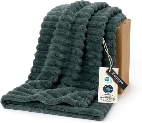 Bedsure GentleSoft Fleece Blanket - Cozy Mallard Green Throw for Couch, 60x80 Inches