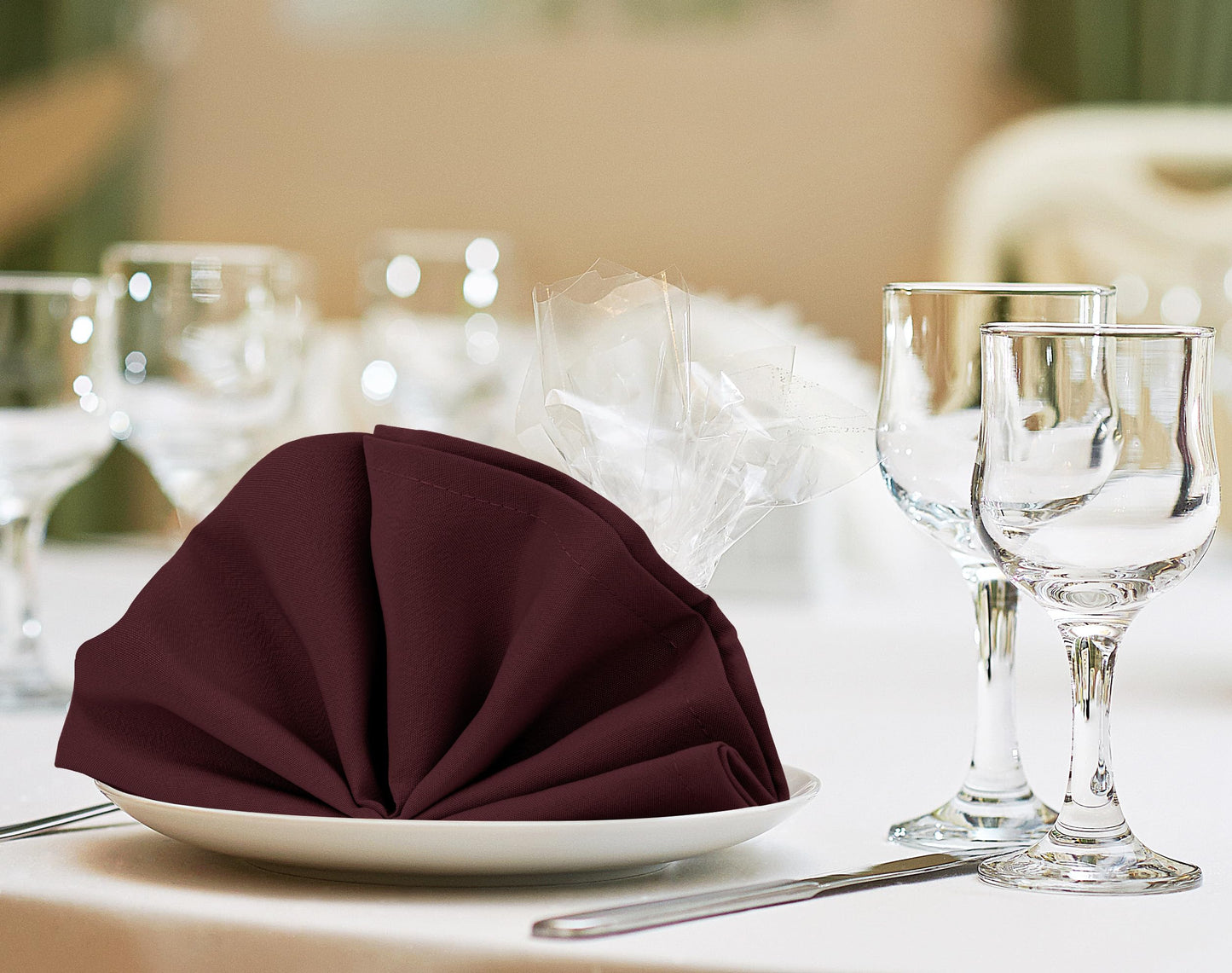 Utopia Home [288 Pack, Burgundy] Cloth Napkins 17x17 Inches, 100% Polyester Hemmed Edges, Washable and Reusable Ideal for Parties, Weddings and Dinners