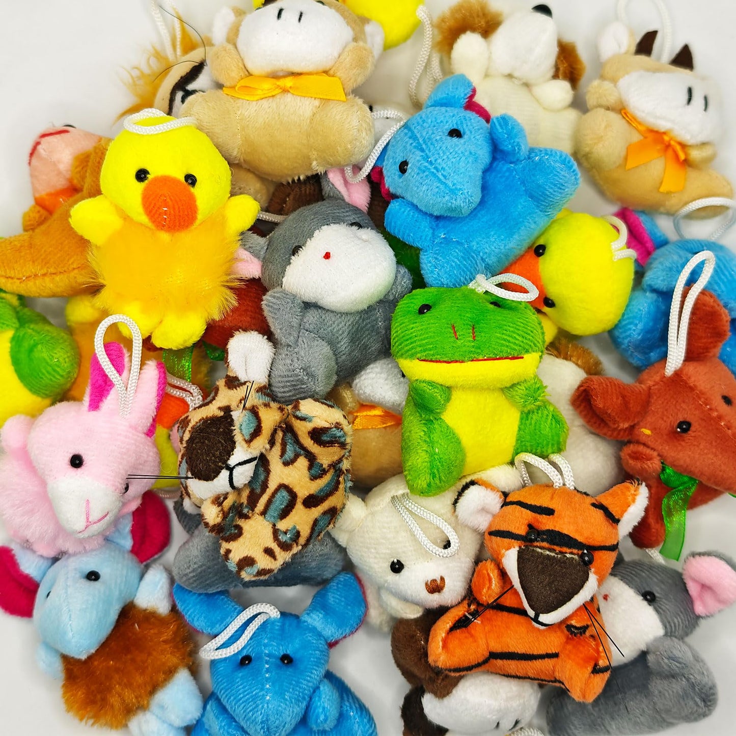 VEALIZUU 24 Packs Mini Plush Animals Toys, Animals Keychain Charms for Kids, Small Stuffed Animal Bulk for Kids, Easter Party Favors, Easter Basket Stuffers, Carnival Prizes, School Gifts