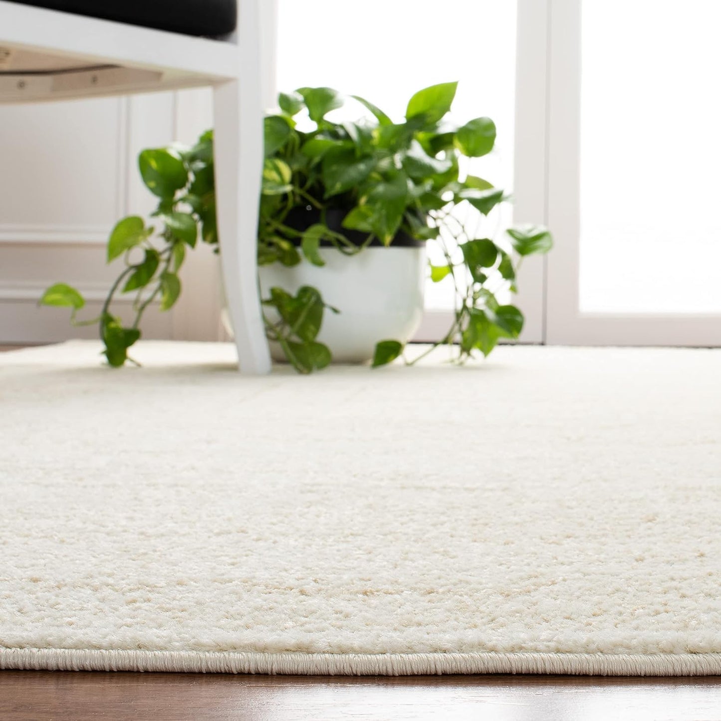 SAFAVIEH Adirondack Collection Area Rug - 5'1" x 7'6", Ivory & Beige, Oriental Medallion Design, Non-Shedding & Easy Care, Ideal for High Traffic Areas in Living Room, Bedroom (ADR108E)