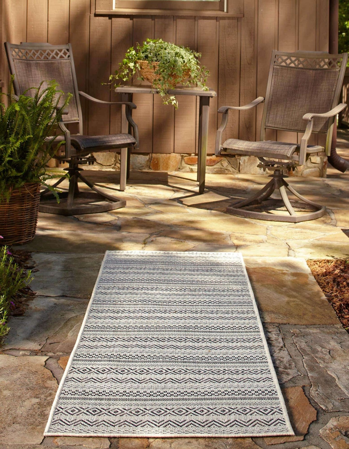 Unique Loom Outdoor Striped Collection Area Rug - Maia (2' 7" x 12' Runner, Beige/Ivory)