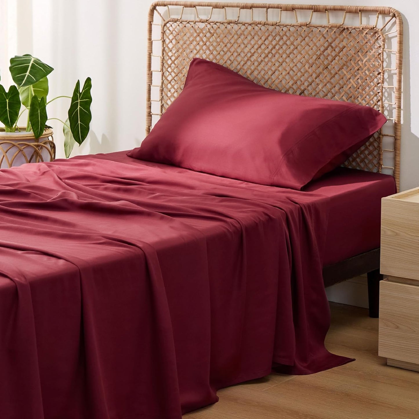 Bedsure Cooling Twin Sheets - Breathable Rayon from Bamboo | Soft & Silky Hotel Luxury Bedding in Burgundy