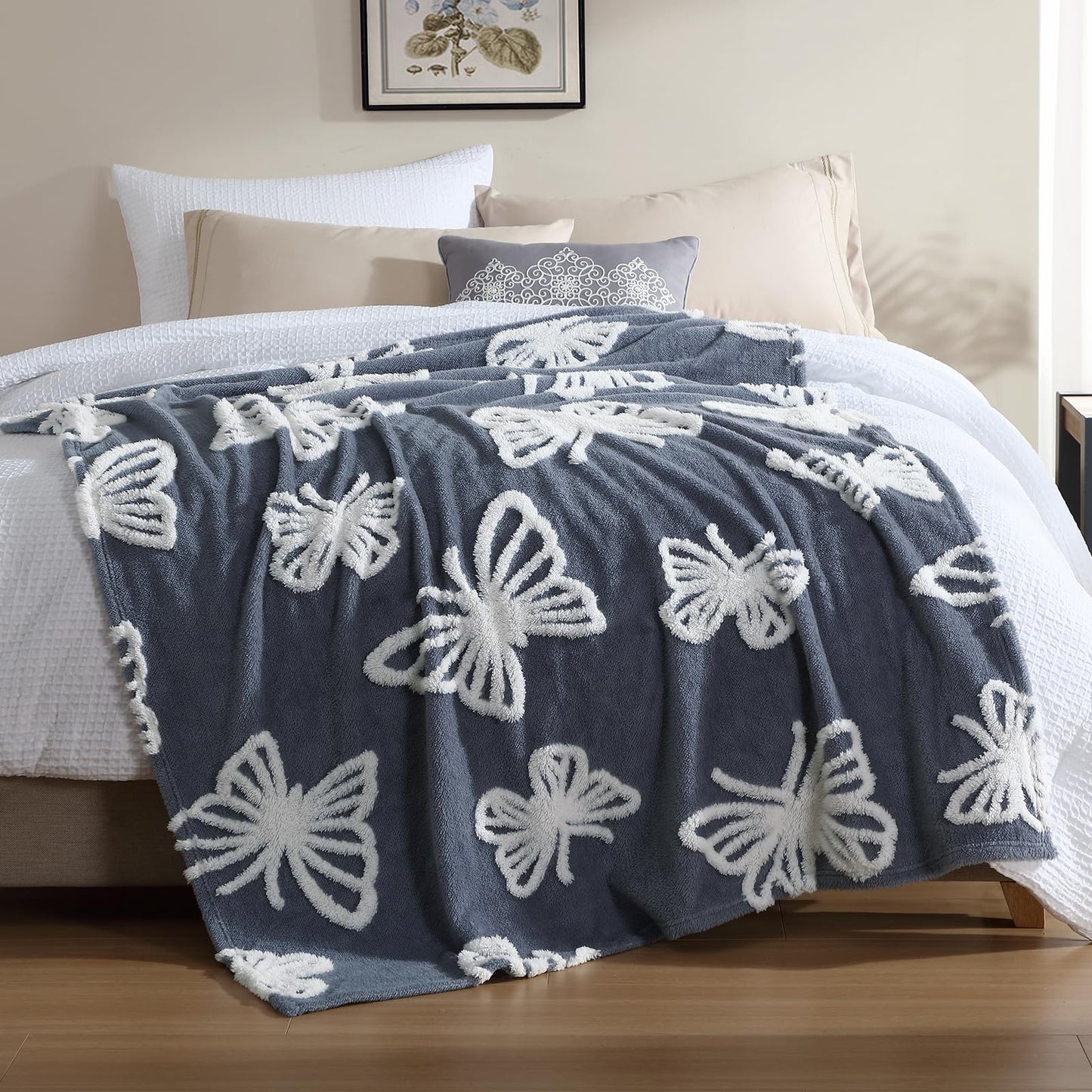 ClevaHome Super Soft Butterfly Pattern Throw Blanket - Ultra Cozy Warmth, Plush Fleece for All Seasons, Decorative and Comfortable, 50x60 inches