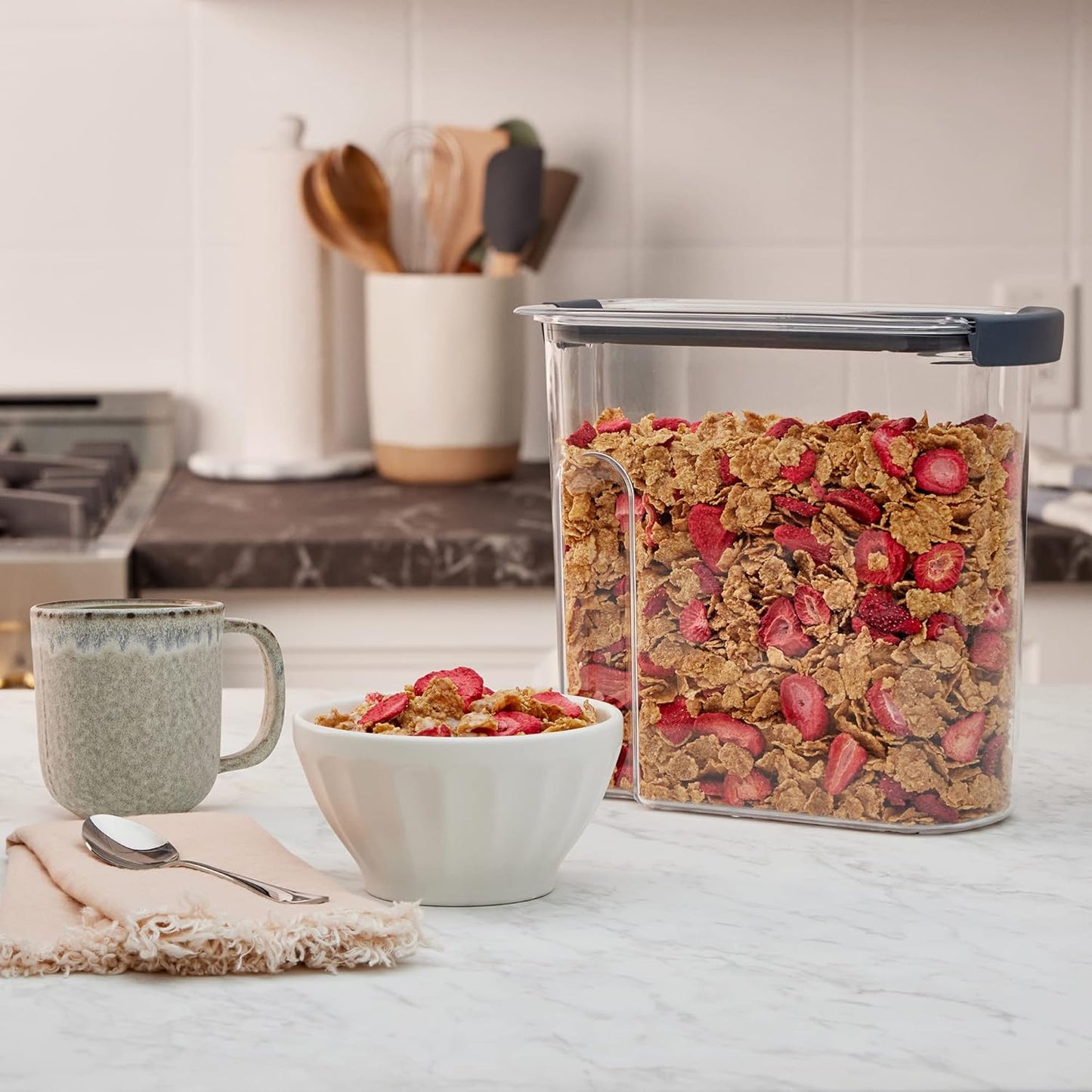Rubbermaid Brilliance Airtight Cereal Storage Container - Shatterproof, BPA-Free, 32oz Capacity