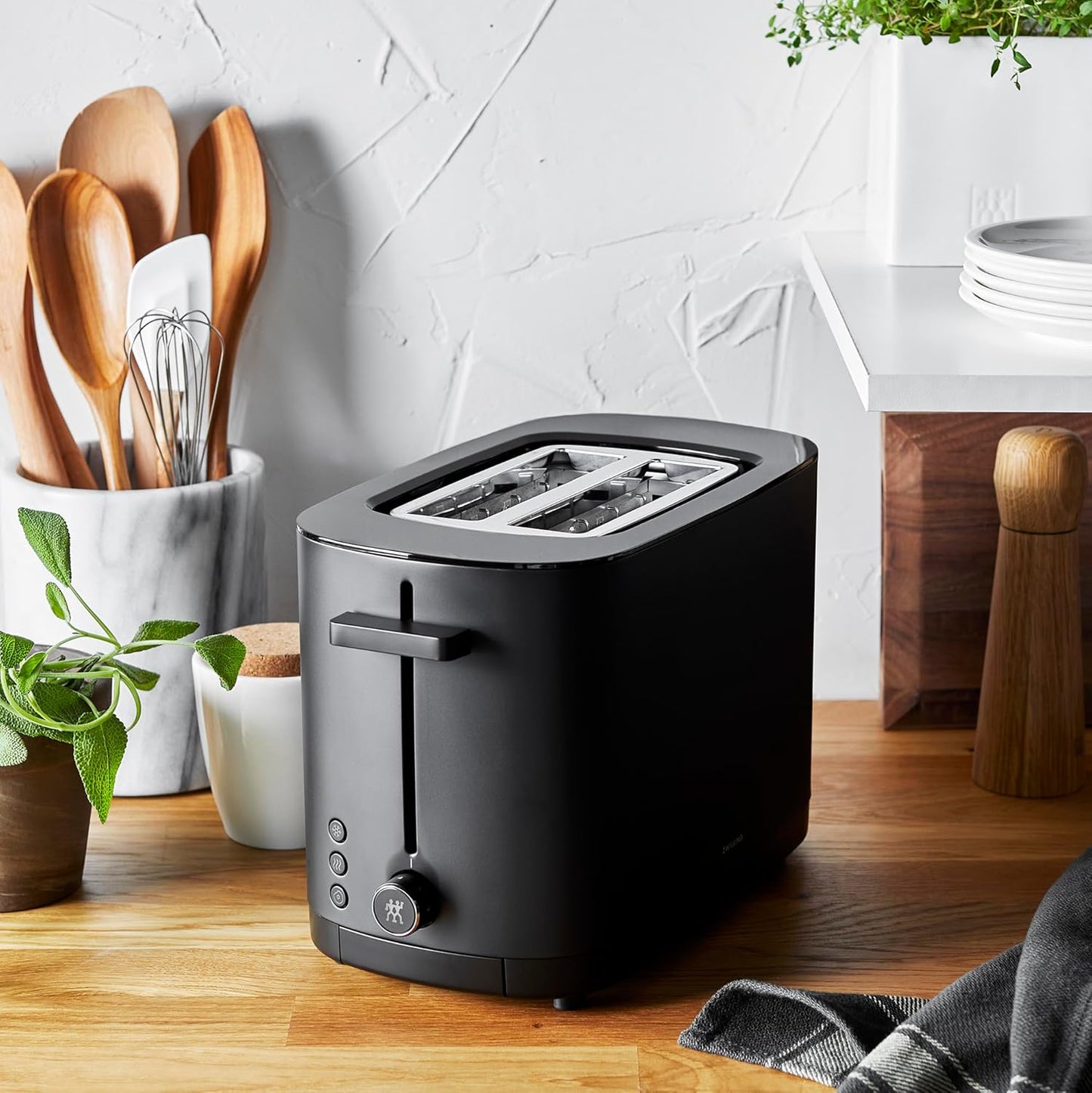 ZWILLING Enfinigy 2-Slice Toaster - Extra Wide 1.5" Slots for Bagels & Toast | Sleek Black Finish