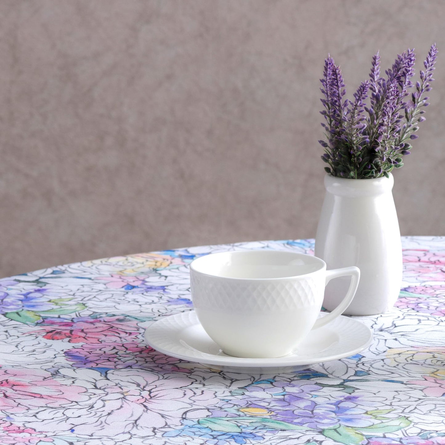 Maison d' Hermine Table Cloth Round Table 100% Cotton 69 Round Inches Tablecloth Reusable Decorative for Dining Kitchen Room Farmhouse Party Home Hotel Restaurant Spring Summer - Floral Love