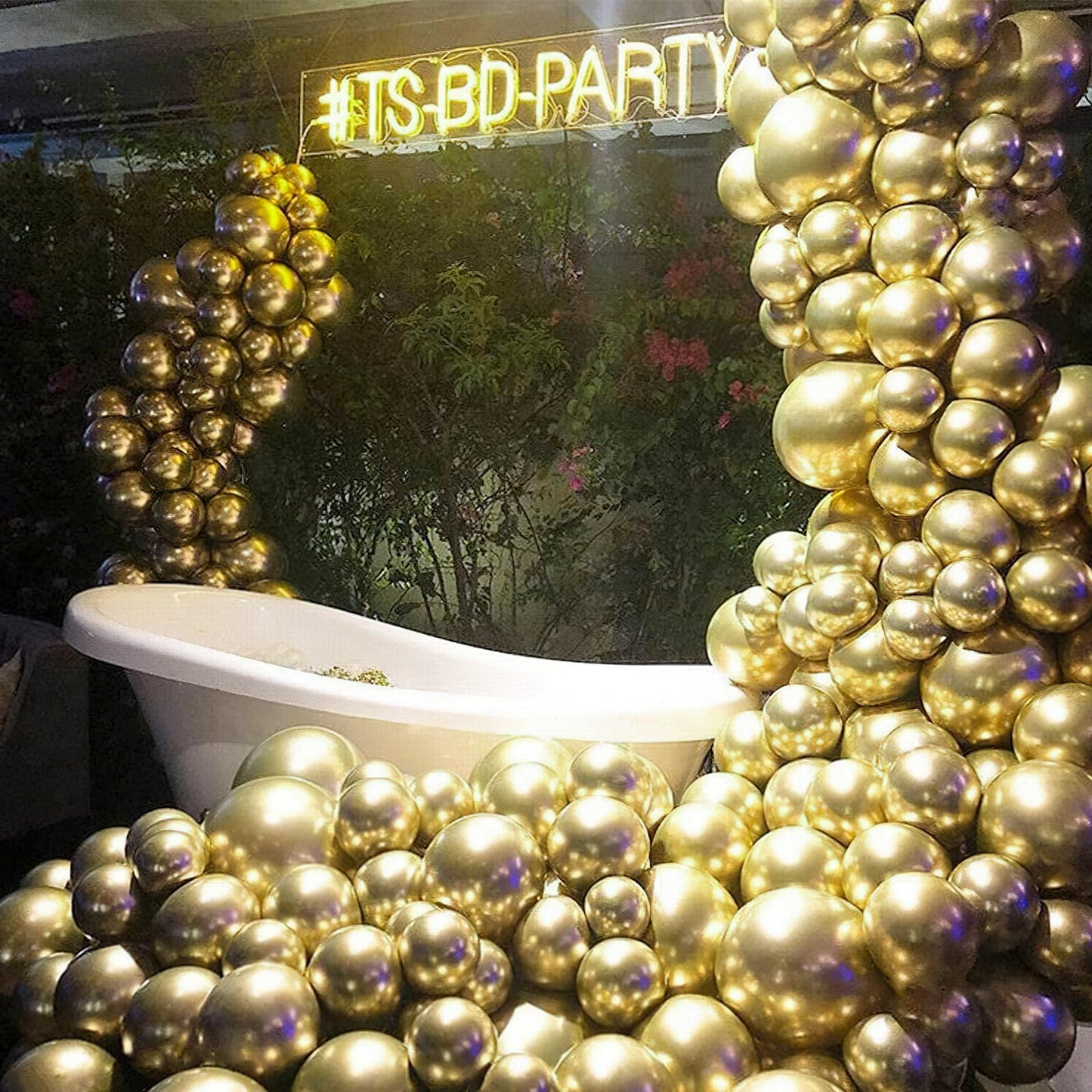 PartyWoo Gold Balloons 50pcs 12 Inch Gold Latex Helium Balloons for Birthday Wedding Anniversary Baby Shower Graduation Bachelorette Retirement Engagement Tea Casino Disco Party Decorations Gold-G101
