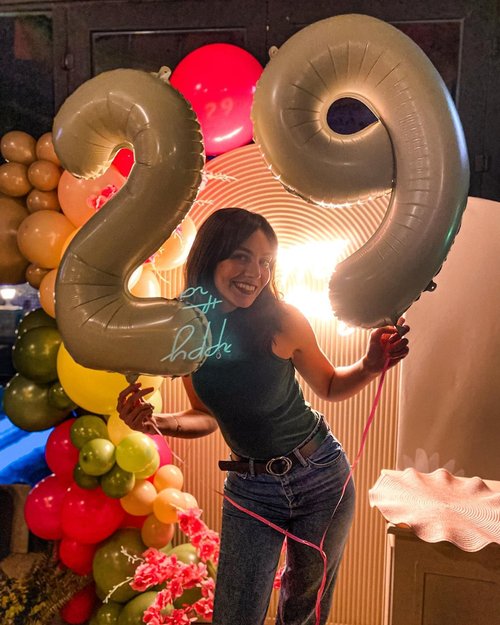 Cream 9 Balloon, Number Balloons 40 Inch, Cream 9th Giant Birthday Decorations for Boys Girls, 19th 29th Party Decorations Supplies, Number 9 Balloon