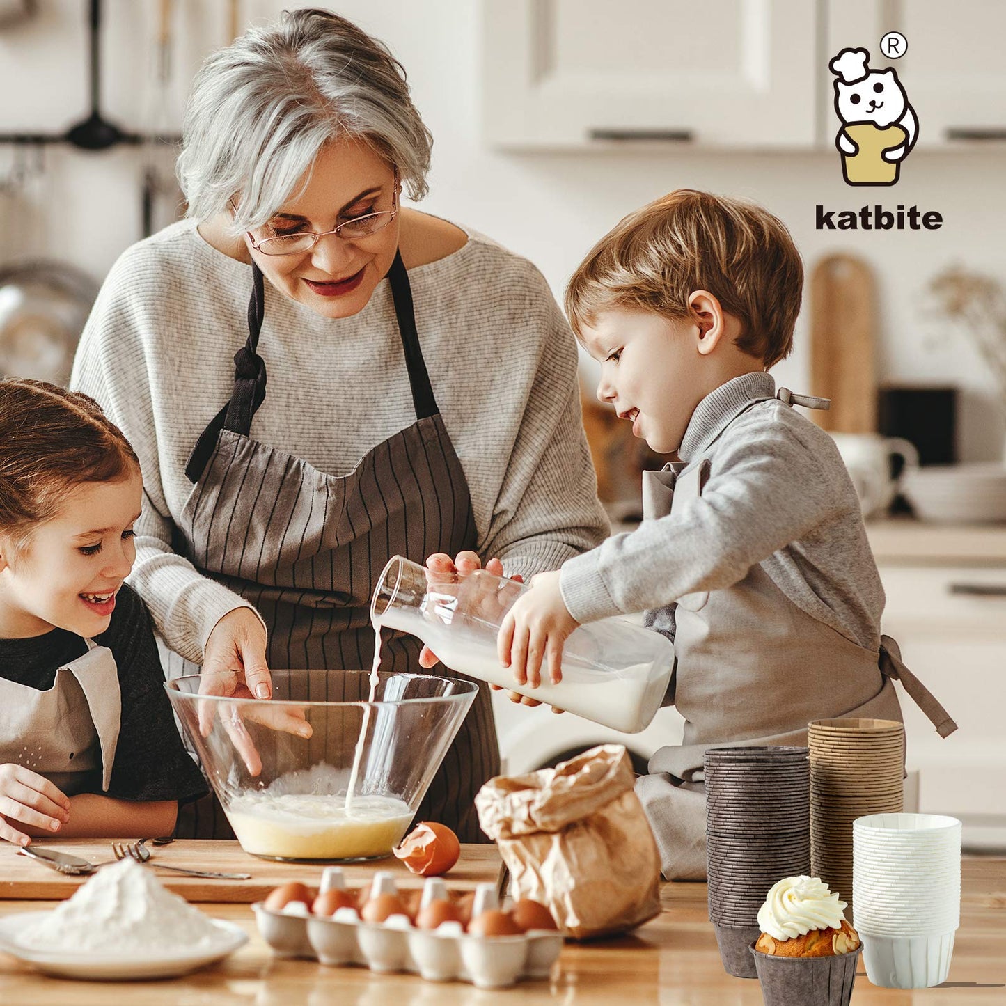Katbite Parchment Cupcake Liners Standard Size 150PCS, Christmas Cupcake Liners, Muffin Baking Liners, Heavy Duty Greaseproof Wrappers for Bakery, Birthday Party