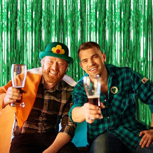 Green Streamers Backdrop by [Brand Name] - 20 Pack Foil Fringe Curtains for Jungle Party & Photo Booth