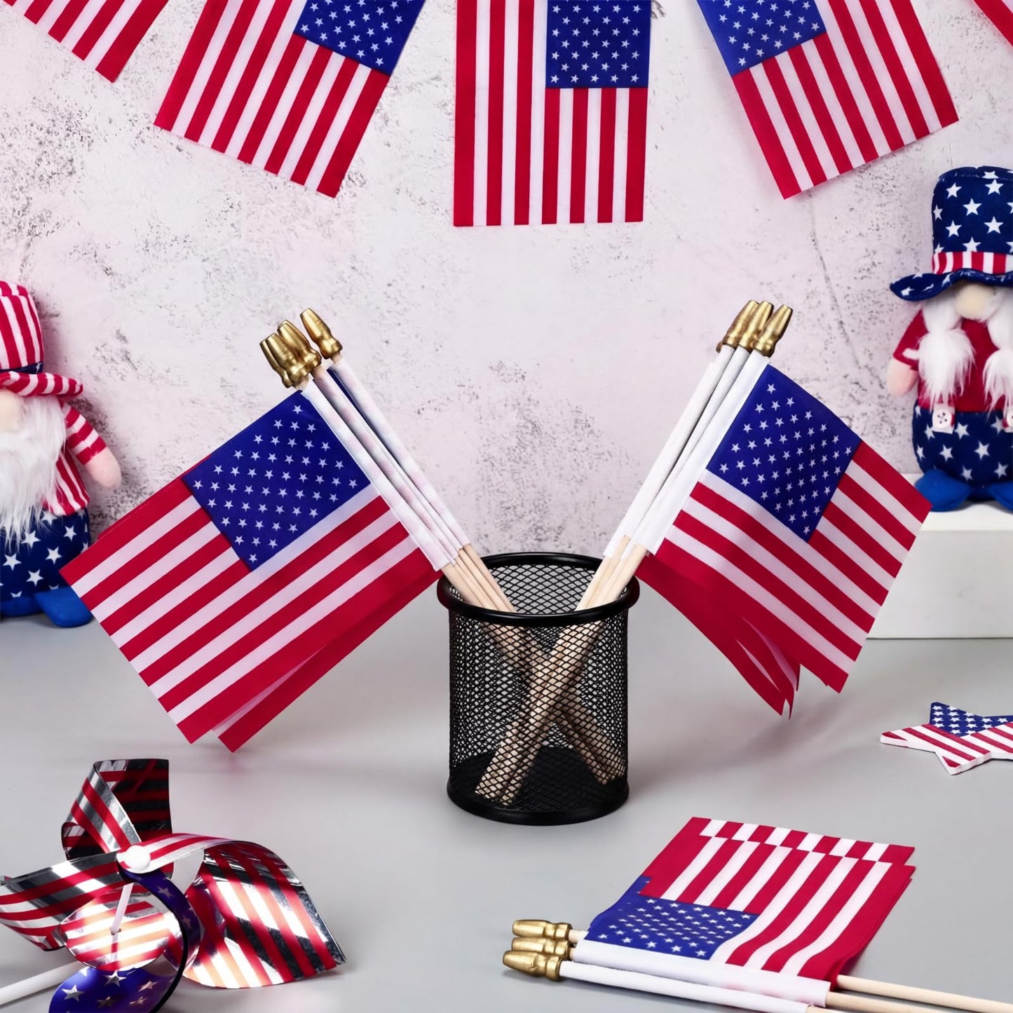 Tegeme 150 Pack Small American Flags on Stick 4 x 6 Inches Handheld USA Flags with Gold Spearhead for USA 250th Anniversary, 4th of July, Memorial Day, Parades Patriotic Party Lawn Outdoor Decor