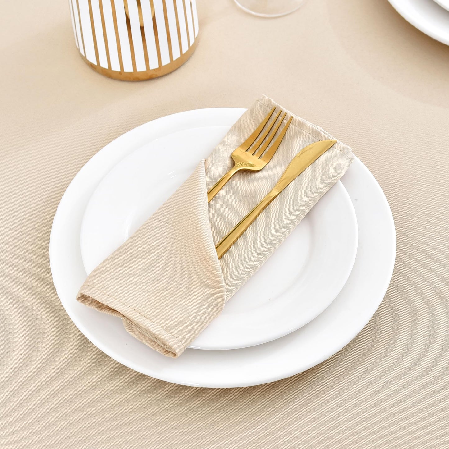 Wolkemer Set of 4 Beige Cloth Napkins 17 x 17 Inches Solid Washable Polyester Dinner Napkins with Hemmed Edges for Dinners Parties Weddings Banquets Events Table Decoration