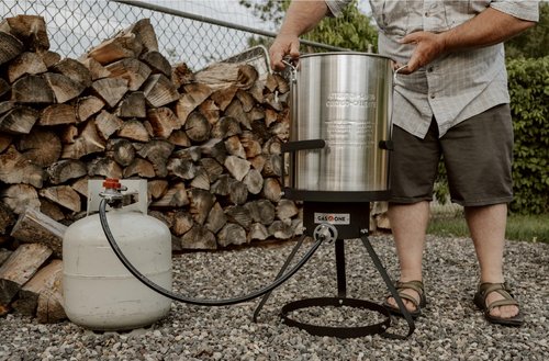 GasOne 30QT Turkey Fryer Set and Seafood Boil with Propane Gas Burner, Perforated Basket – Perfect Outdoor Cooker for Crawfish, Crab, Shrimp, Lobster, and Frying – Complete Outdoor Cooking Kit