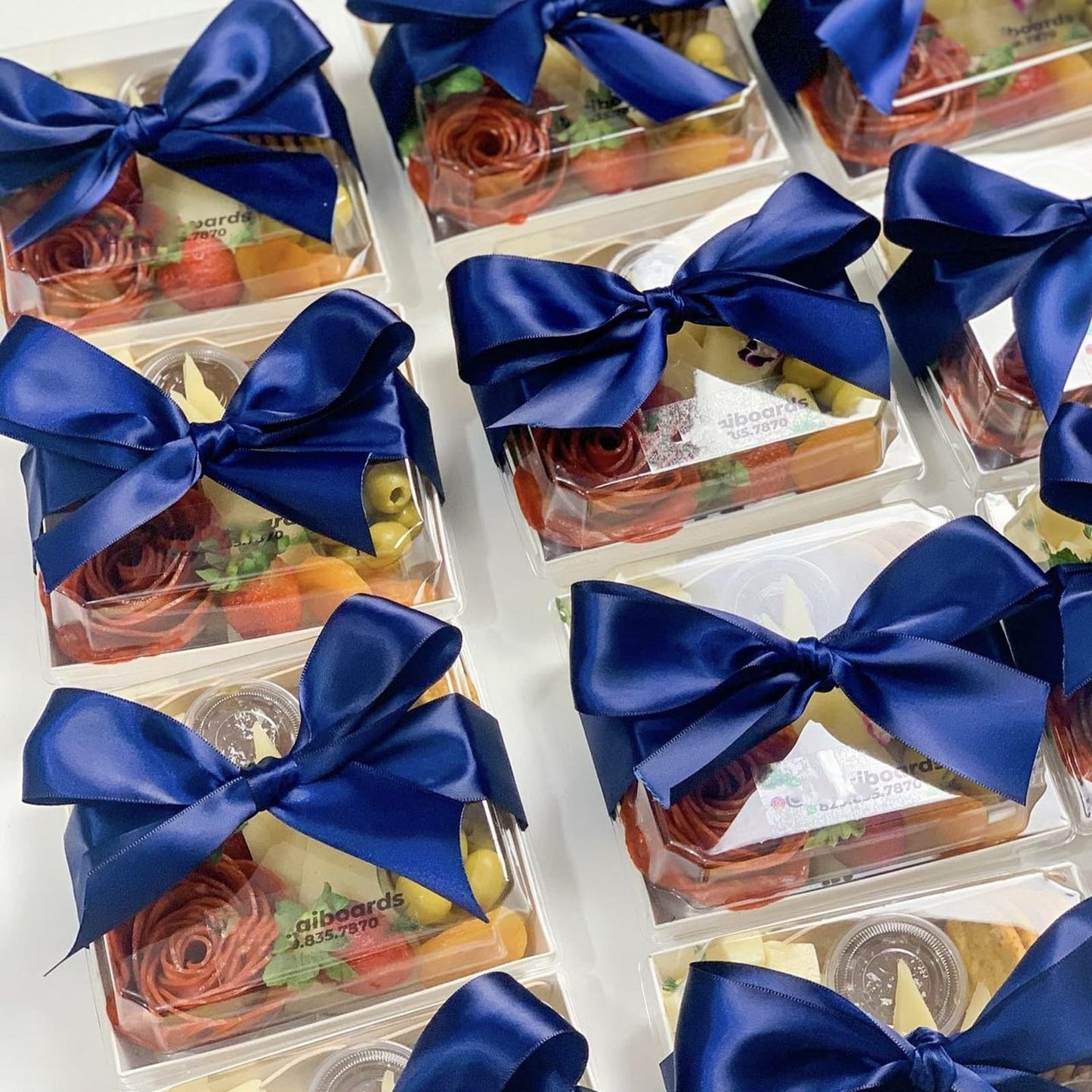 RomanticBaking 100 Pack 4x4x2.55 Inches Charcuterie Boxes with Clear Lids - Bakery, Cookies, Chocolate Covered Strawberries, Mini Cake, Pie, Cinnamon Roll Treat Boxes for Parties