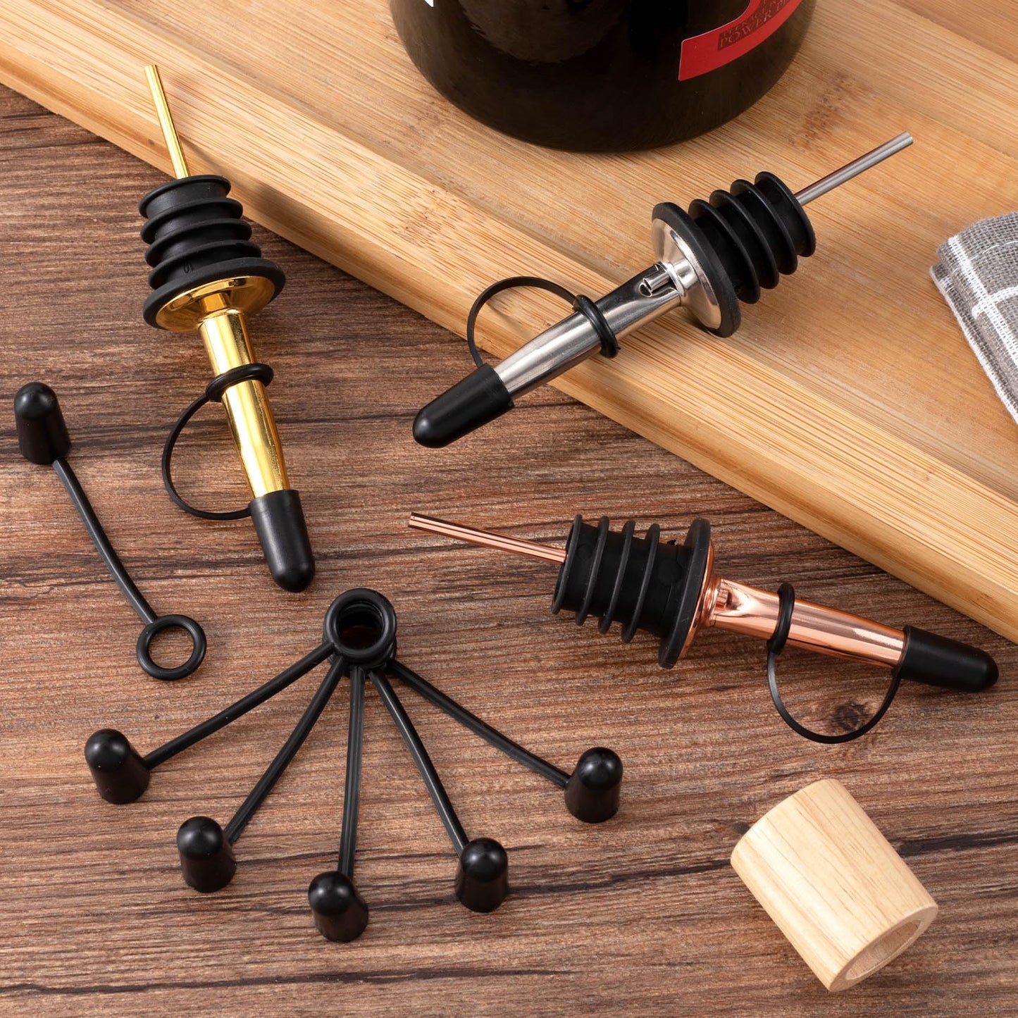 OIIKI Rubber Liquor Pour Caps, 30 Pieces Spout Pourers Covers with Loop, Black Dustproof Liquor Bottles Spouts Caps