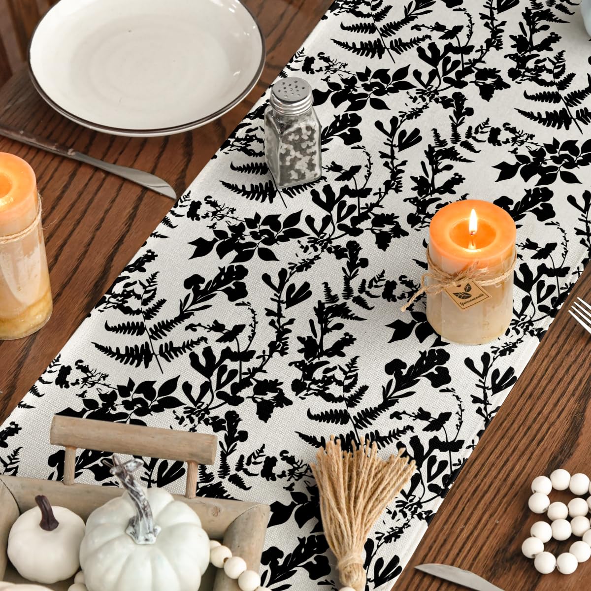 Artoid Mode Pumpkin Leaves Darkness Flower 210 GSM Fall Table Runner, Seasonal Autumn Kitchen Dining Table Decoration for Home Party Decor 13x90 Inch