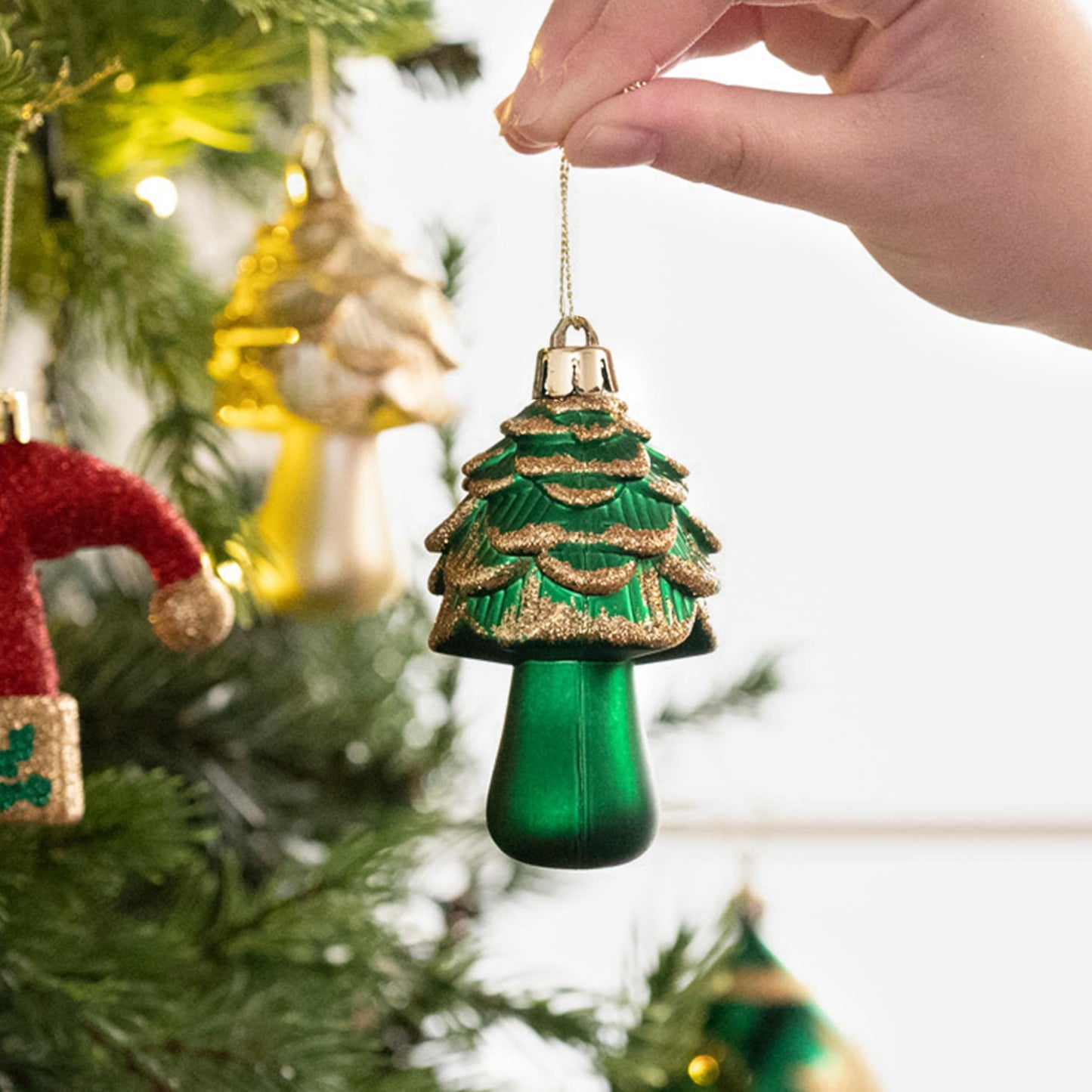 Valery Madelyn Ornaments for Christmas Trees, 70ct Red Green and Gold Shatterproof Christmas Tree Decorations, Traditional Country Hanging Ball Ornaments Bulk for Xmas Holiday Decor
