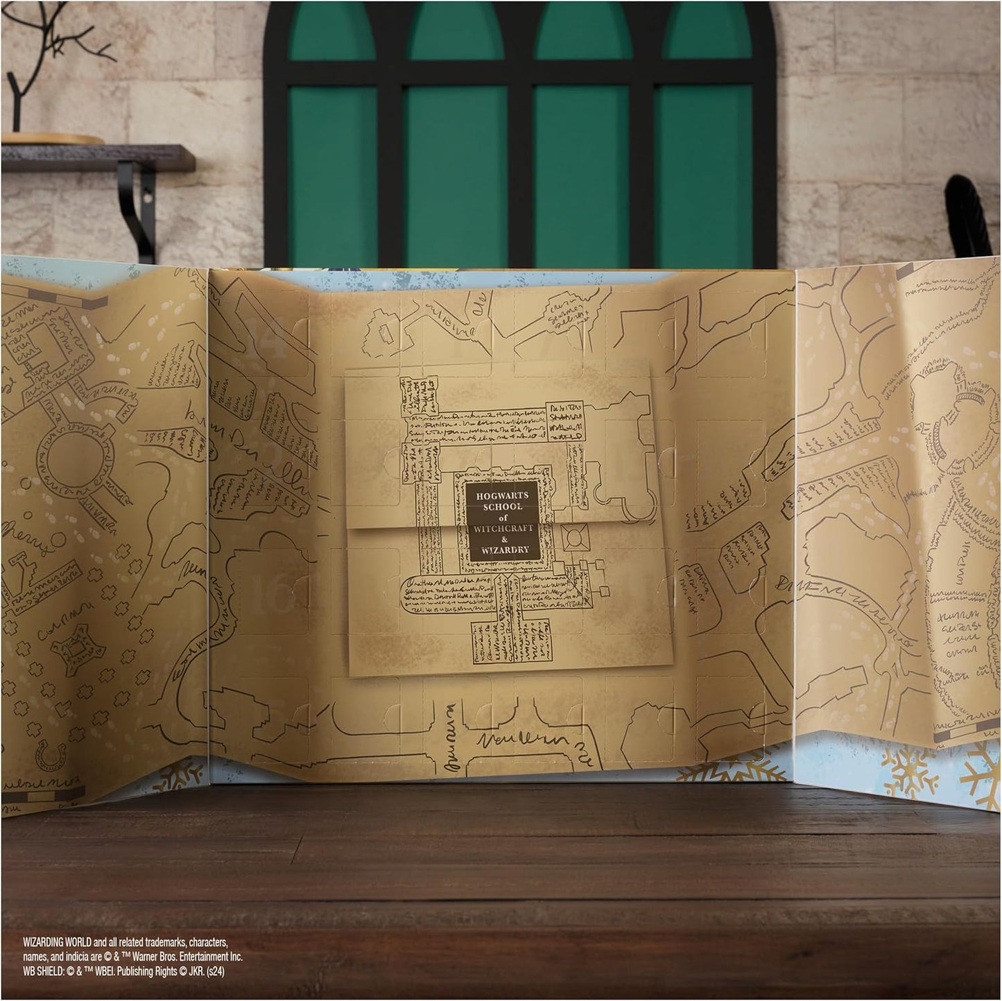 Wizarding World Harry Potter Glow in The Dark Advent Calendar 2024 - 24 Surprise Toys for Ages 6+