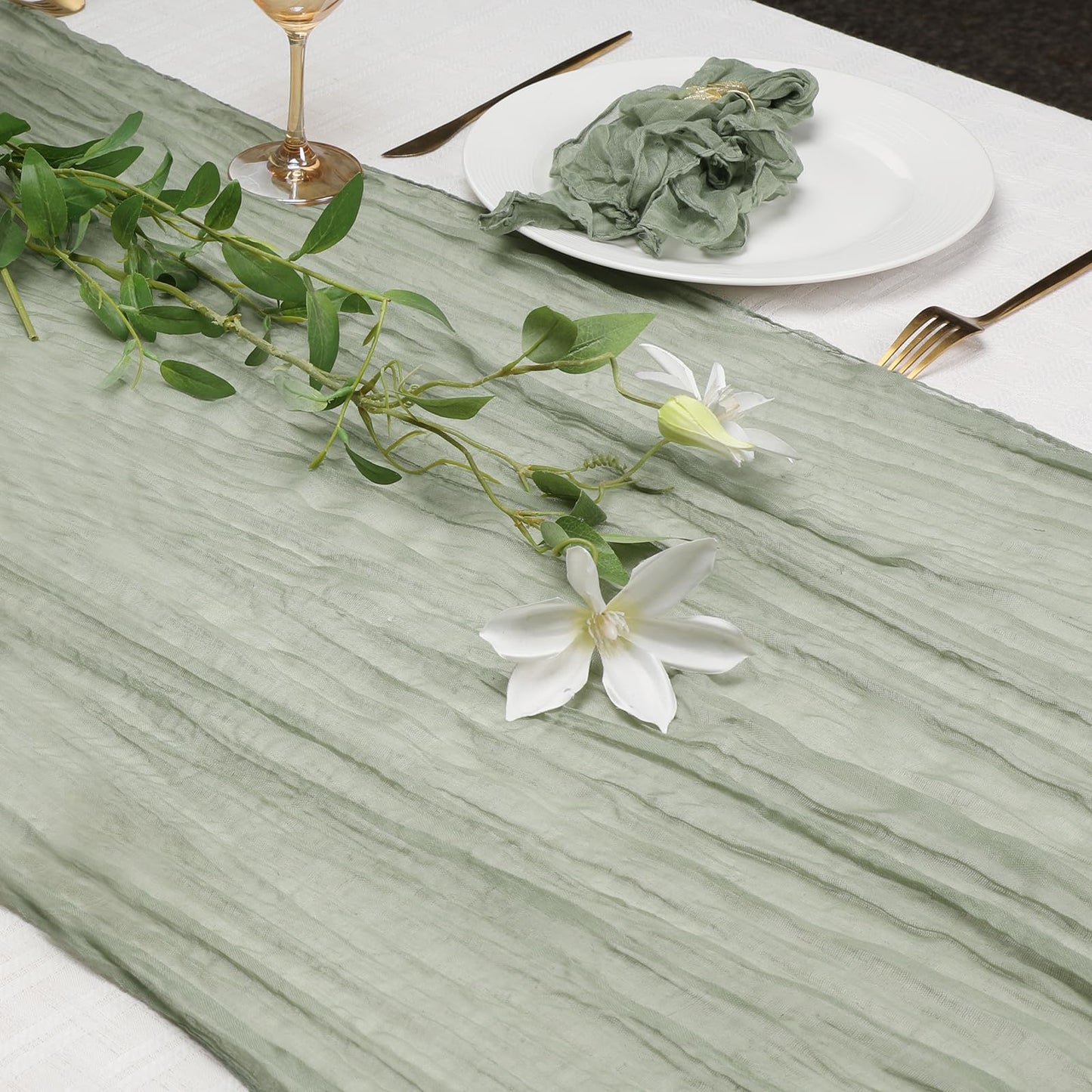 Le courant 10Ft Cheesecloth Table Runner, Rustic Boho Gauze Cheese Cloth Runner Table Runner for Weddings Bridal Baby Shower Birthday Holiday Parties Home Decor, Sage Green