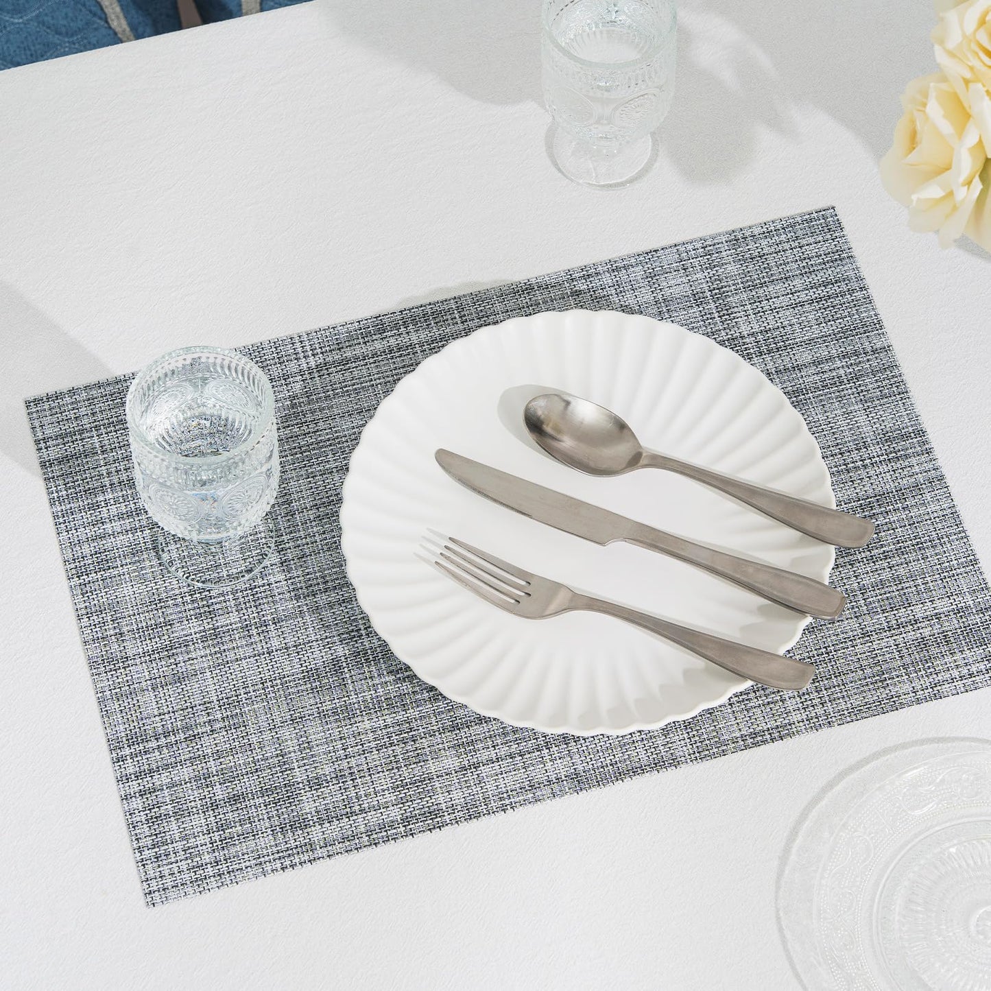 BACKTOEDEN Placemats Set of 6 Heat Resistant Washable Wipeable Placemat Woven Non-Slip Foldable Vinyl/Plastic Place Mats Indoor/Outdoor Mat Kitchen Dining Table Pad, Gray