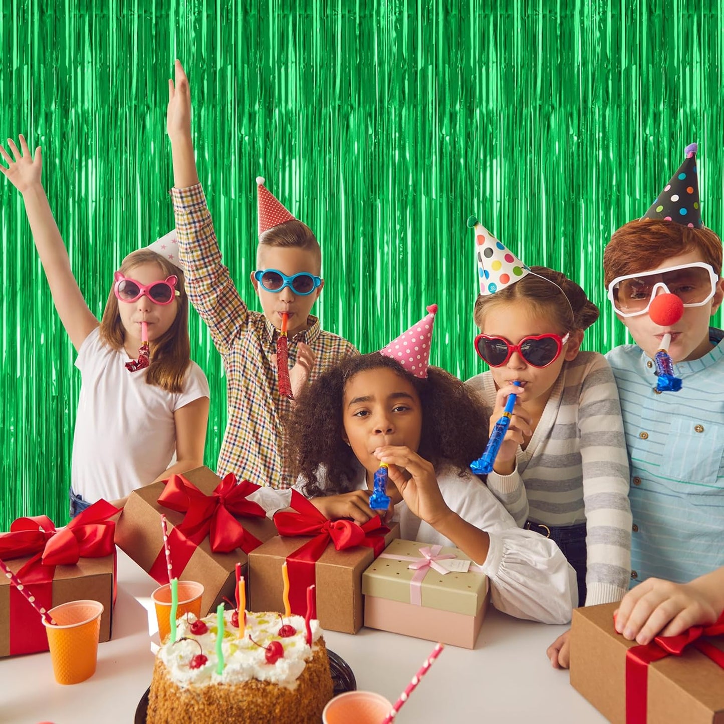Skiennix 8 Pack Green Streamers - 3.28 FT x 7.05 FT Dinosaur Backdrop & Metallic Tinsel Curtains | Jungle Party Decor