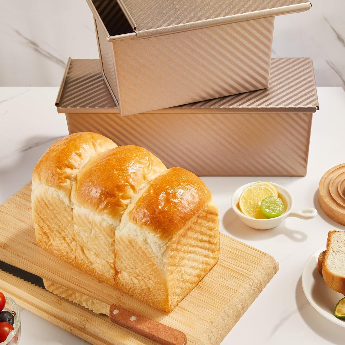 KITESSENSU Pullman Loaf Pan - Non-Stick Bakeware with Lid, 1 lb Capacity, Gold Carbon Steel Mold