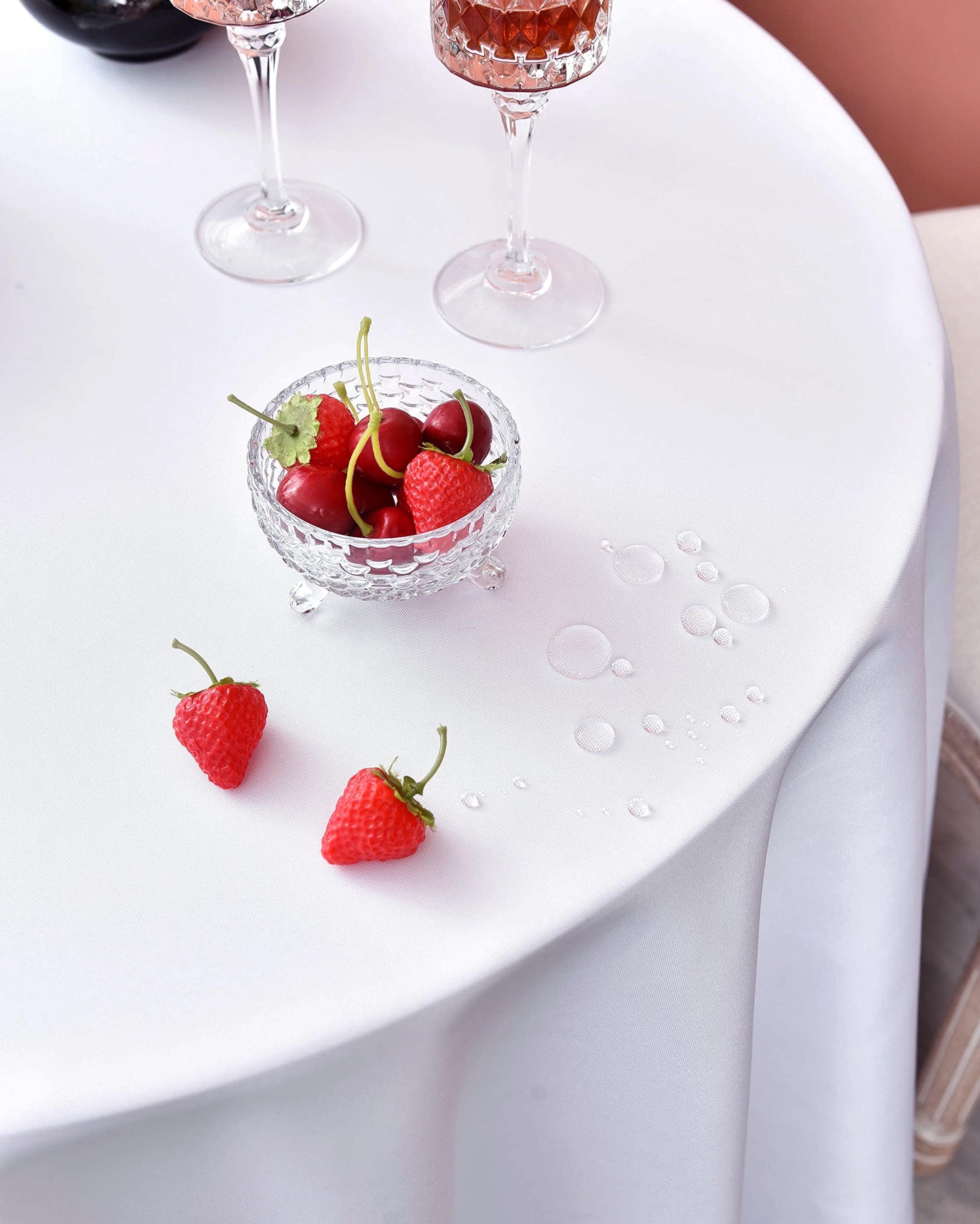 MEANMOY White 210 GSM Water & Stain Resistant Round Tablecloth for Circle Table - Solid Small 48 Inch Table Cloth Cover in Wrinkle Free Durable Washable Polyester Fabric for Wedding, Party, Banquet