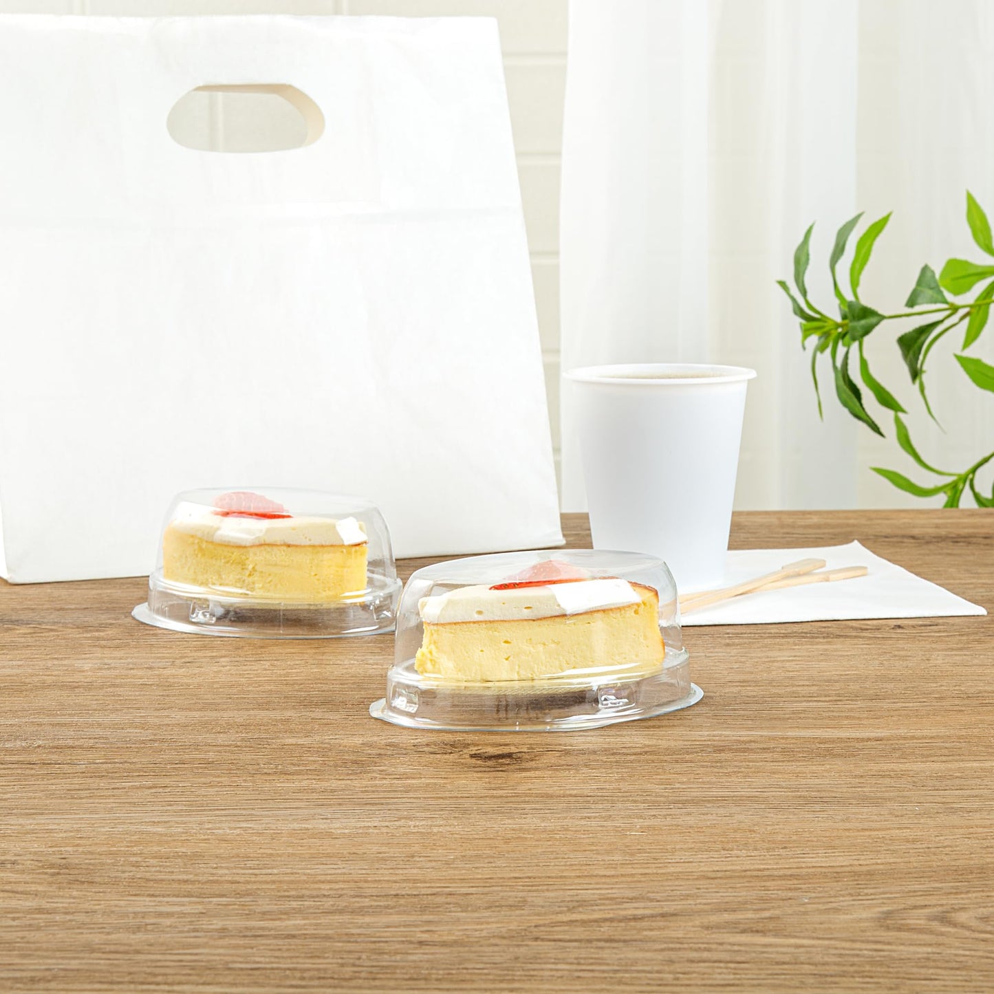 Restaurantware-Thermo Tek 8.5 Ounce Cake Slice Containers, 100 Disposable Individual Pie Slice Containers - With Lids, Oval, Clear Plastic Pie Boxes, For Pastries or Cheesecakes,