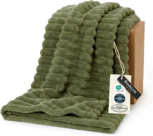 Bedsure GentleSoft Fleece Twin Blanket - Cozy Soft Throw for Couch, Moss Color, 60x80 Inches