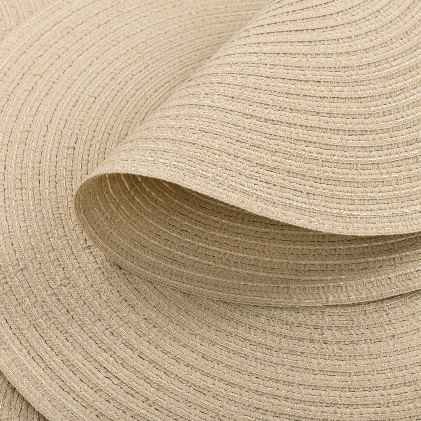SHACOS 15 inch Round Braided Placemats Set of 4 Cotton Polyester Place Mats Washable Kitchen Dining Table Mats for Dinner Party Table Decor (Light Beige, 4)