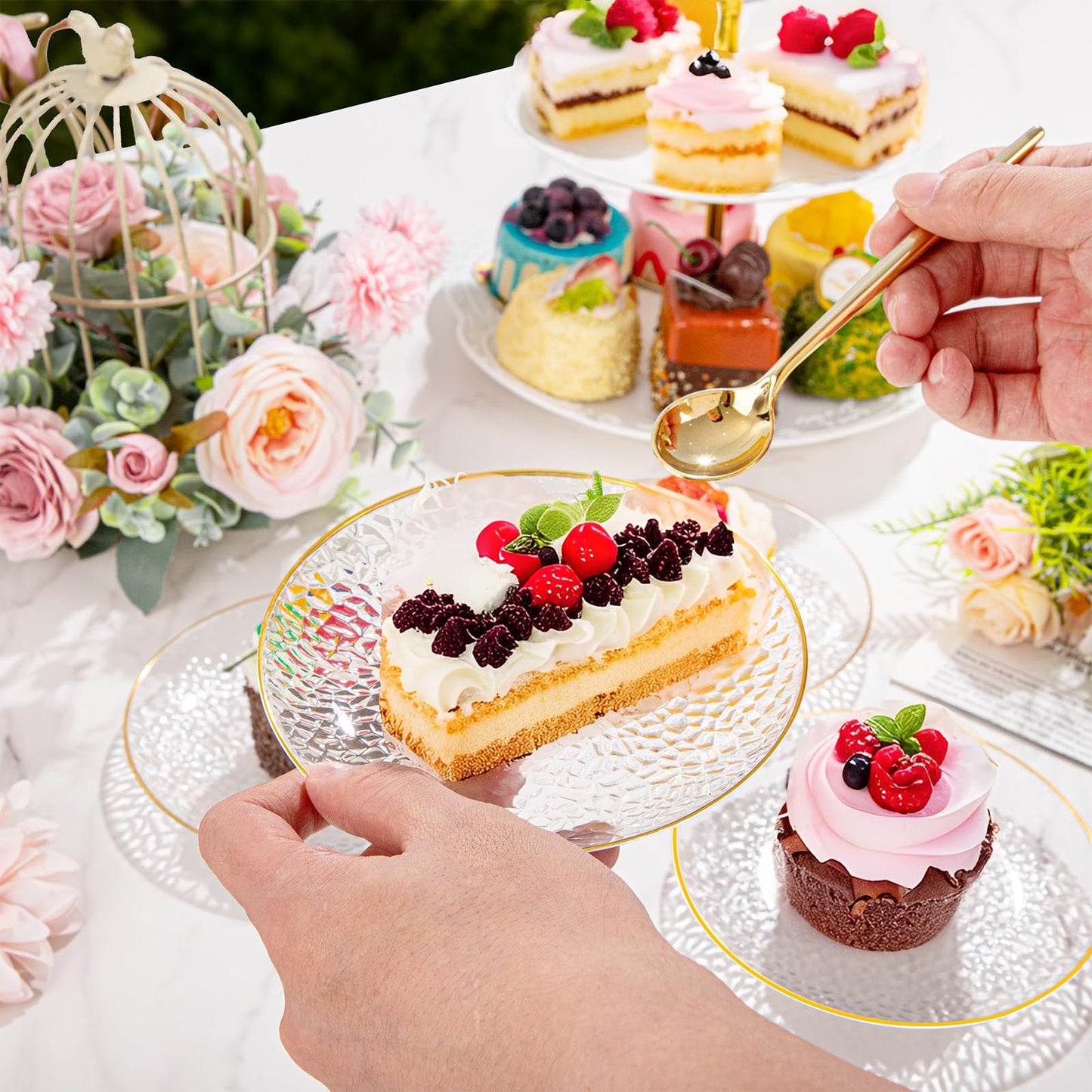 Rubtlamp 100 Pack Clear Gold Plastic Dessert Plates, 6Inch Clear Gold Small Appetizer Plates With Hammered, Heavy Duty Disposable Salad Plate, Elegant Cake Platos for Wedding, Birthday, Teatime