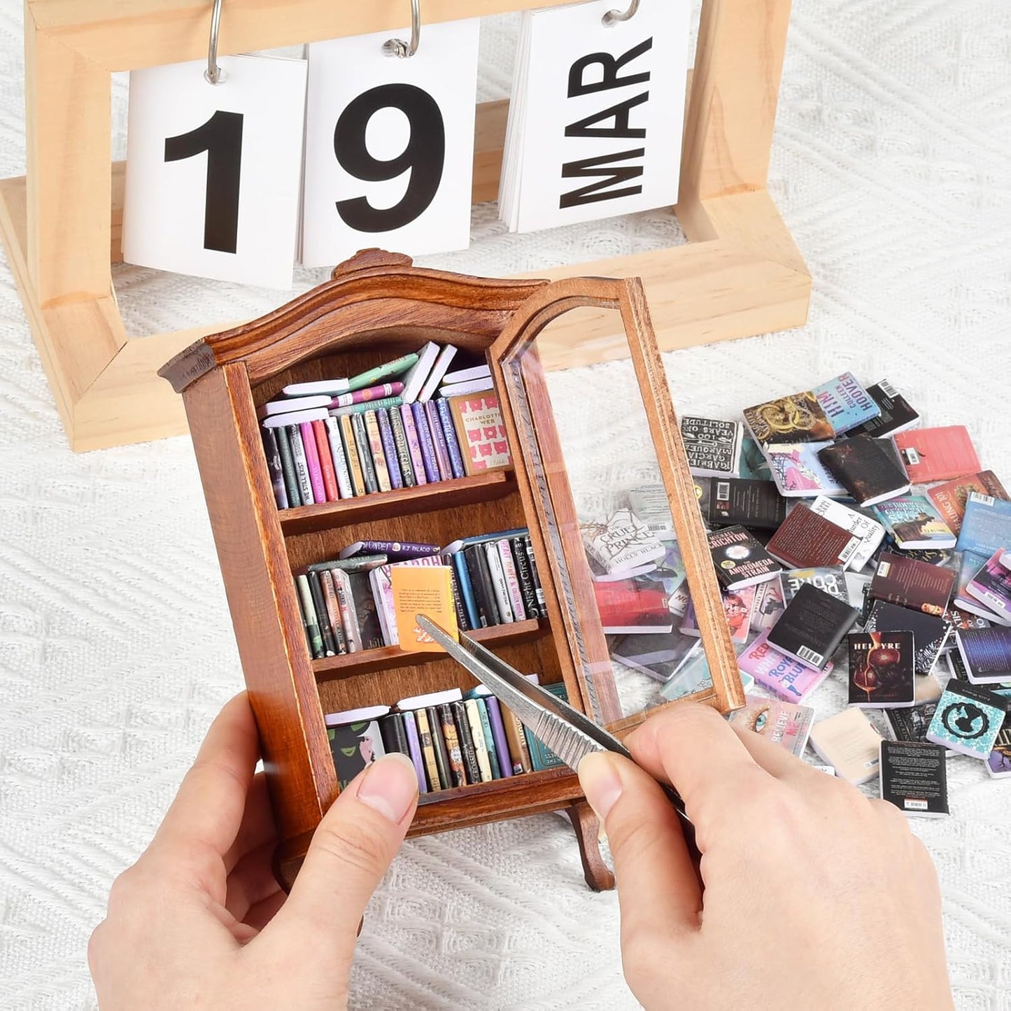 Skiennix Miniature Bookshelf - Unique Stress Relief Bookcase with 100+ Miniature Books | Perfect Gift for Book Lovers