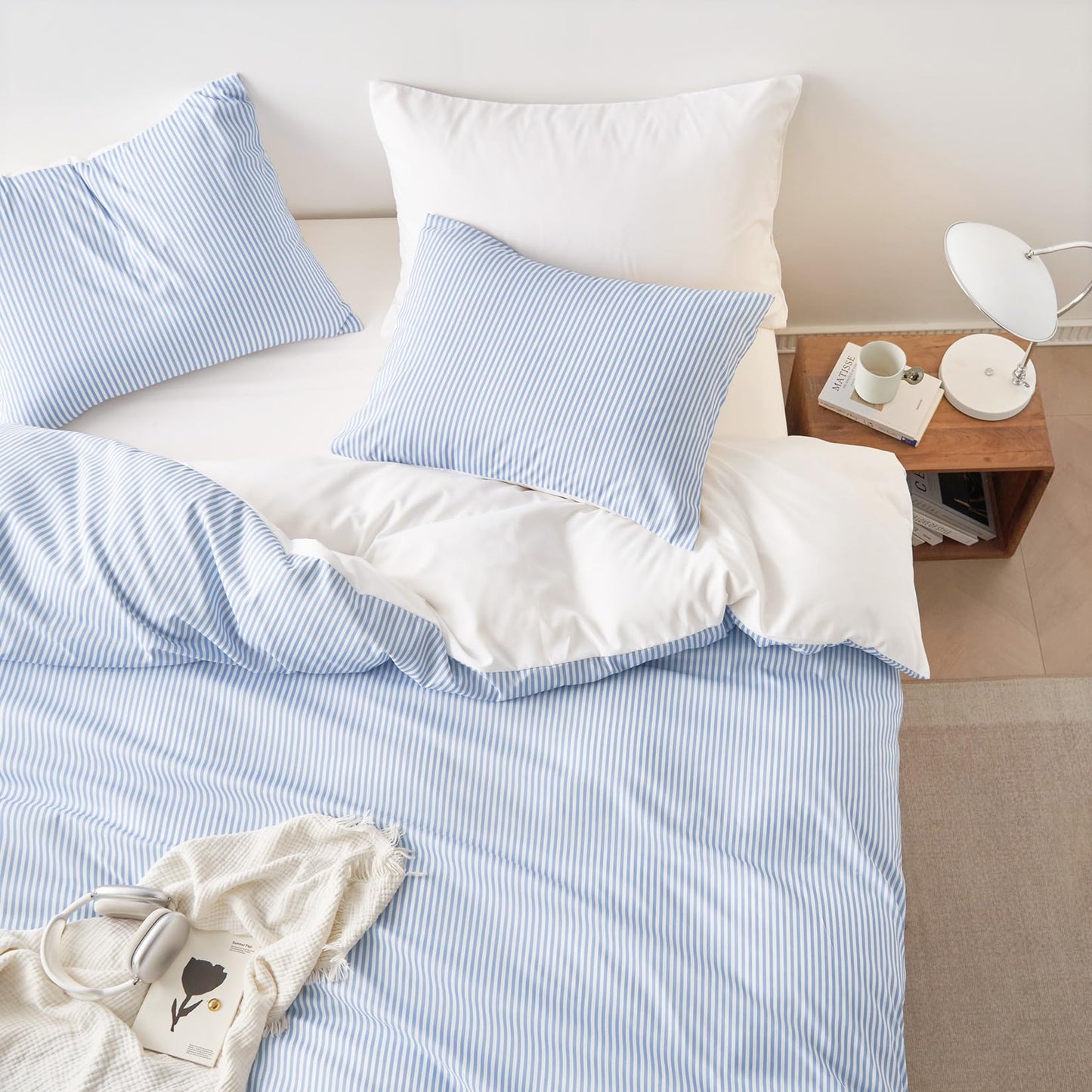 Wake In Cloud - Striped Comforter Set, Ticking Stripe Vertical Pinstripe Neutral Farmhouse Pattern Printed, Soft Lightweight Bedding, 3 Pieces, Blue White, Queen Size