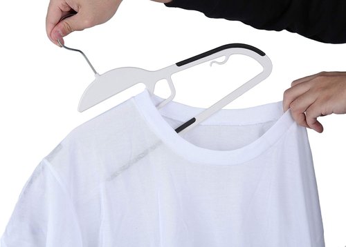 Finnhomy Heavy-Duty Plastic Hangers - Non-Slip Pads for Space-Saving Closet Organization | 50 Pack, White