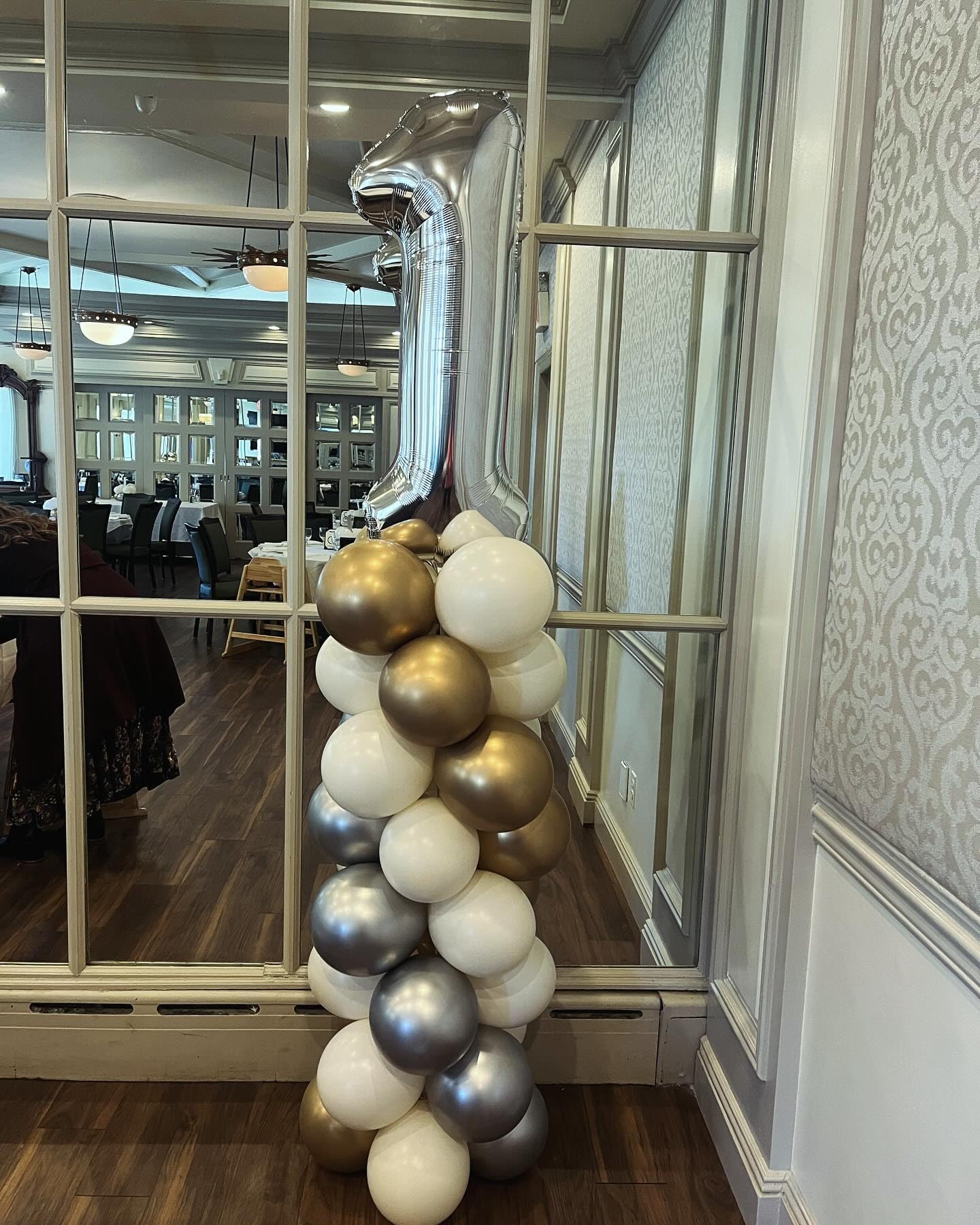Silver Number 15 Balloon 40 Inch, 15th Birthday Party Decorations for Children, Giant 15 Foil Balloon for Party Supplies