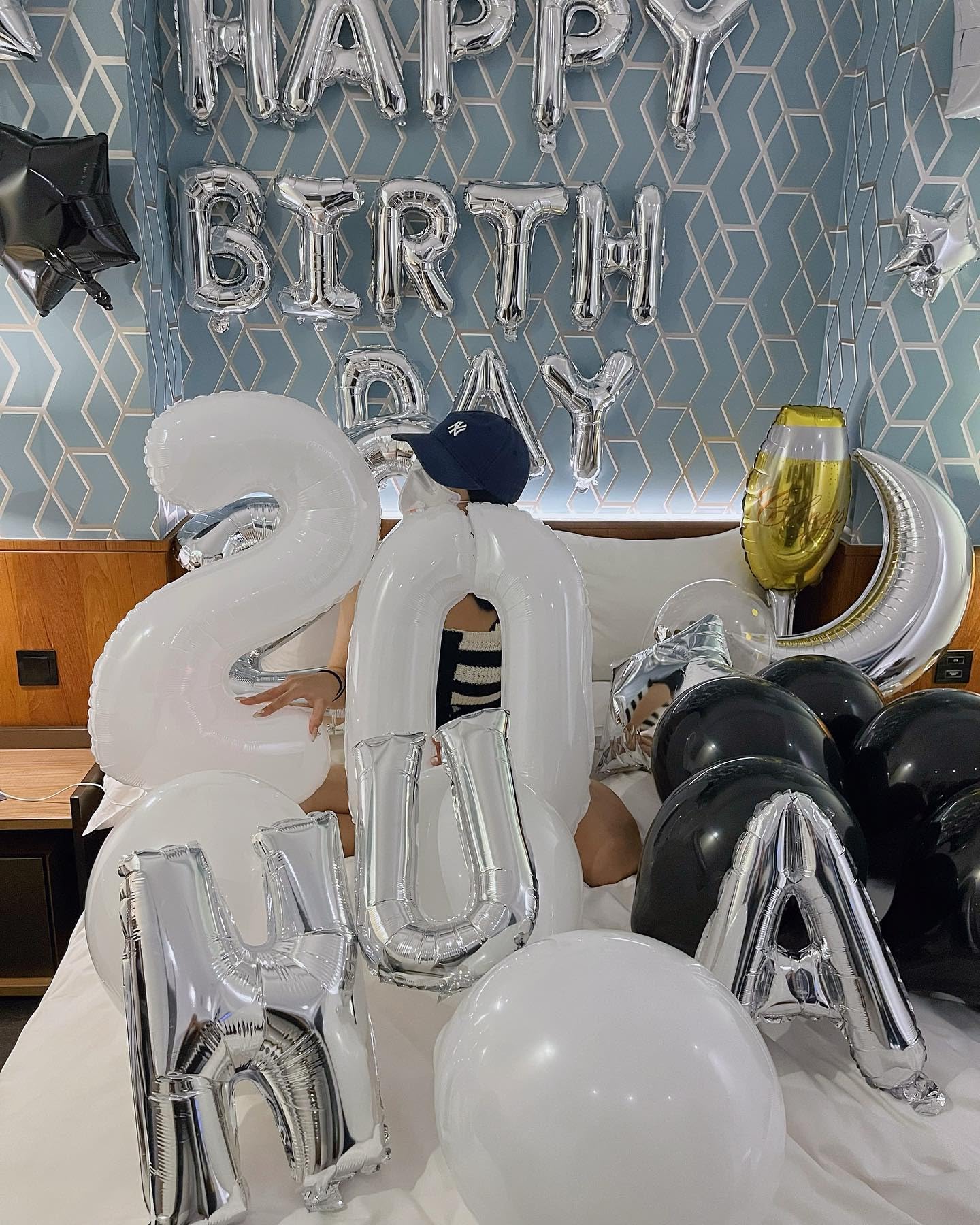 White Number 60 Balloon 40 inch, Translucent 60 Number Balloons, 60th White Birthday Decorations for Women Men, 60 Year Old Party Supplies