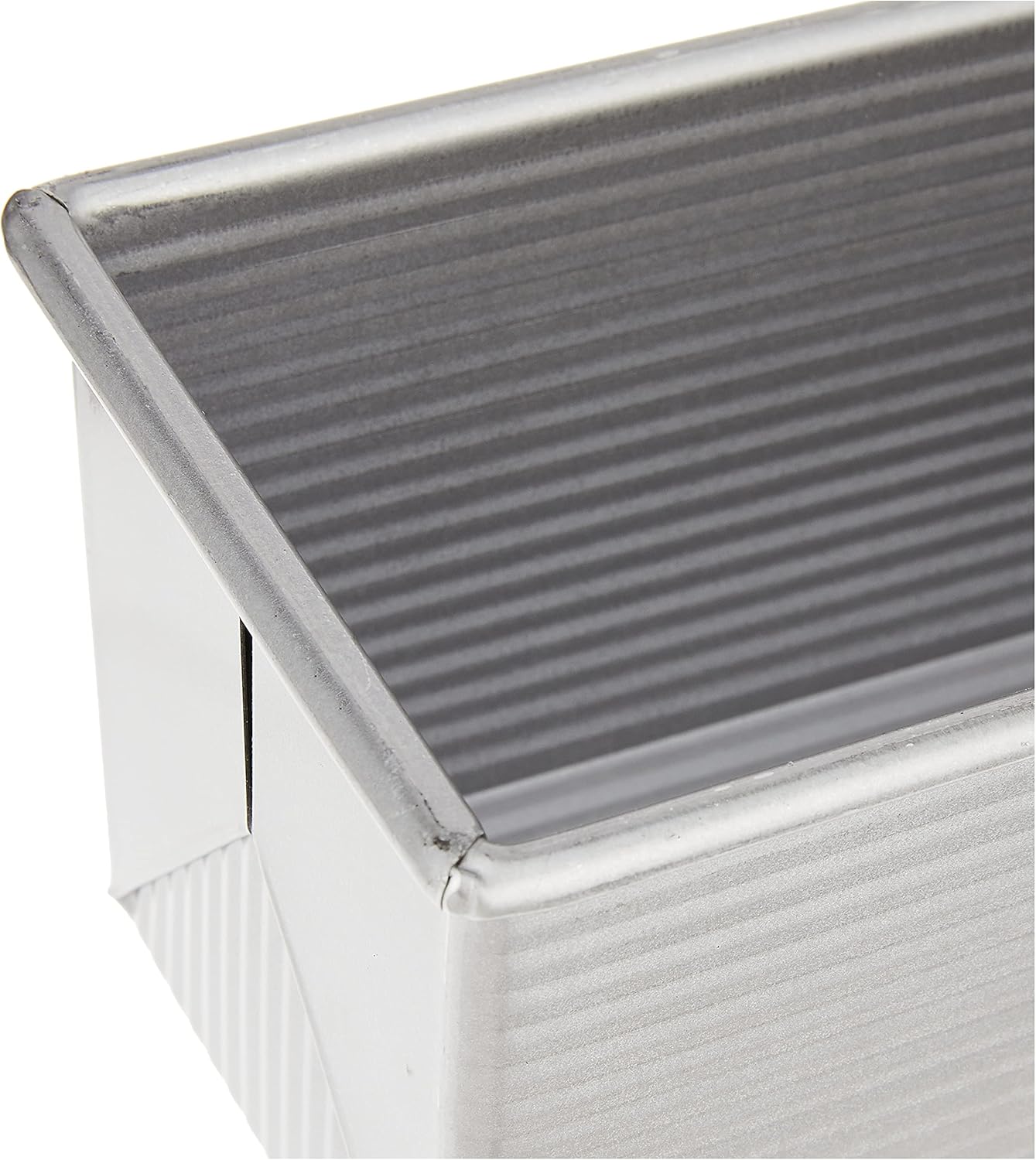 USA Pan Pullman Loaf Pan - Nonstick 9 x 4 Inch Bakeware with Cover, Quick Release, Made in the USA