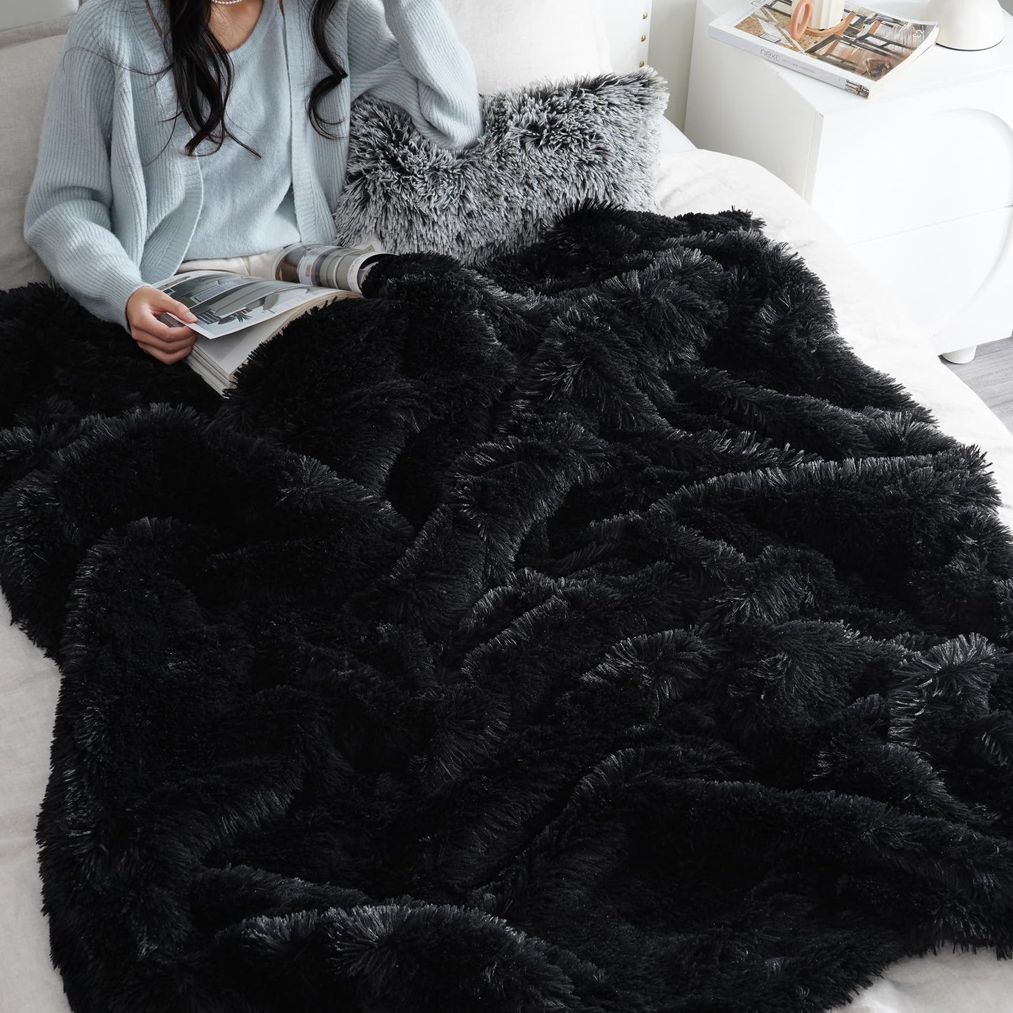PHF Luxury Fuzzy Faux Fur King Comfy Plush Thick Fluffy Blanket, Warm Soft Shaggy, Elegant Furry Throw for Home Decor, Bed, Couch, Chair, Sofa, Black, 108" x 90"