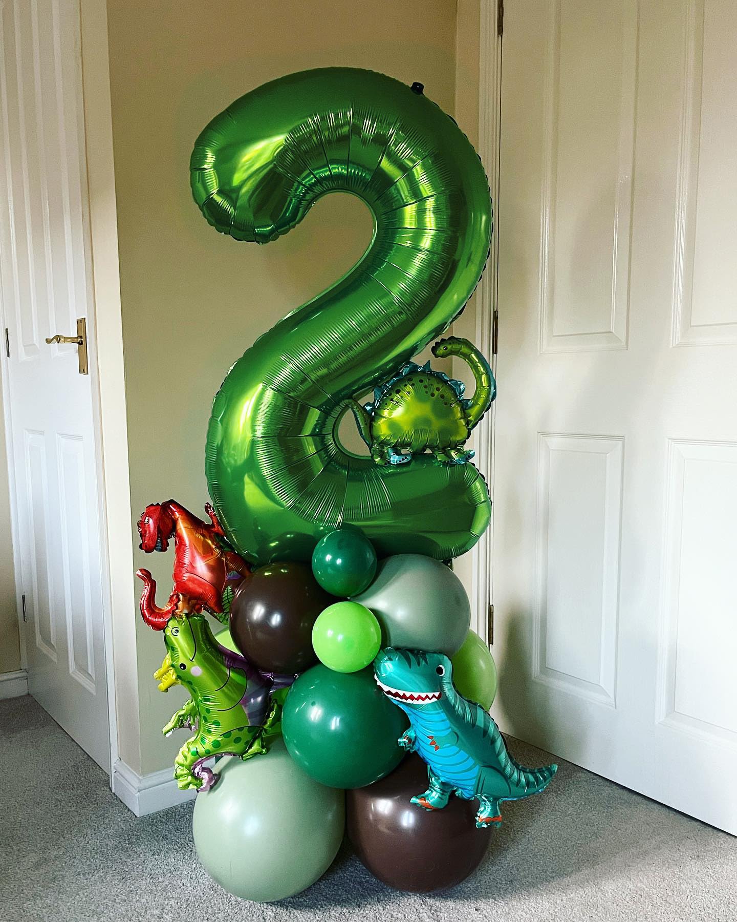 Green Number 18 Balloon 40 inch, 18 Number Balloons, 18th Green Birthday Decorations, 18 Year Old Girls Boys Party Supplies, St. Patrick's Day Games Theme Birthday Decorations