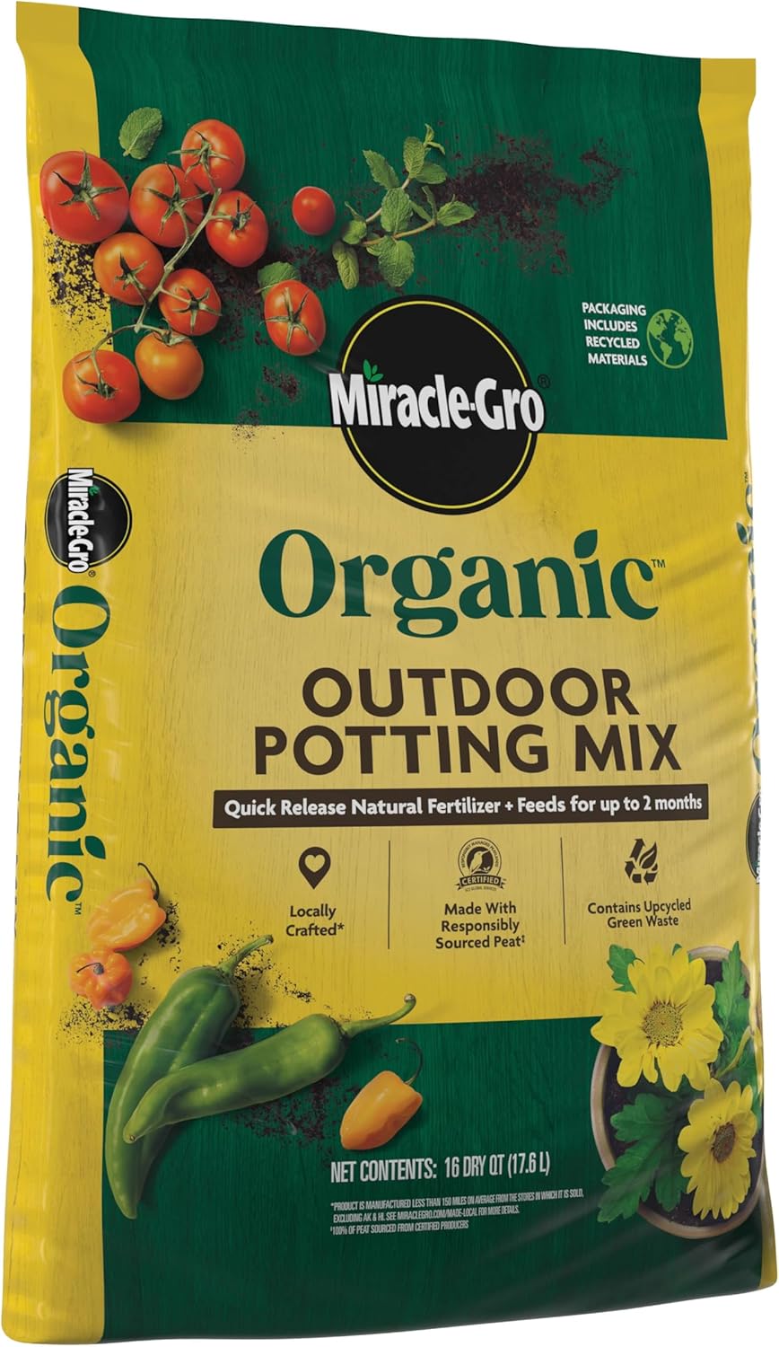 Miracle-Gro Organic Outdoor Potting Mix - Premium Soil for Container Plants | Quick-Release Fertilizer, 16 qt.