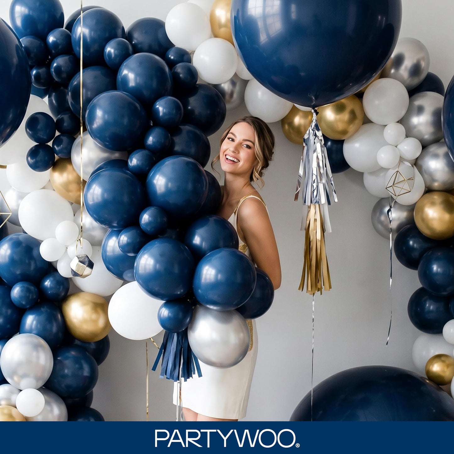 PartyWoo Navy Blue Balloons 100pcs Different Sizes of 36 18 12 10 5 Inch Dark Blue Balloon Arch Kit Garland for Graduation Wedding Sports Theme Boy Baby Shower Men Birthday Party Decorations Blue-Y72