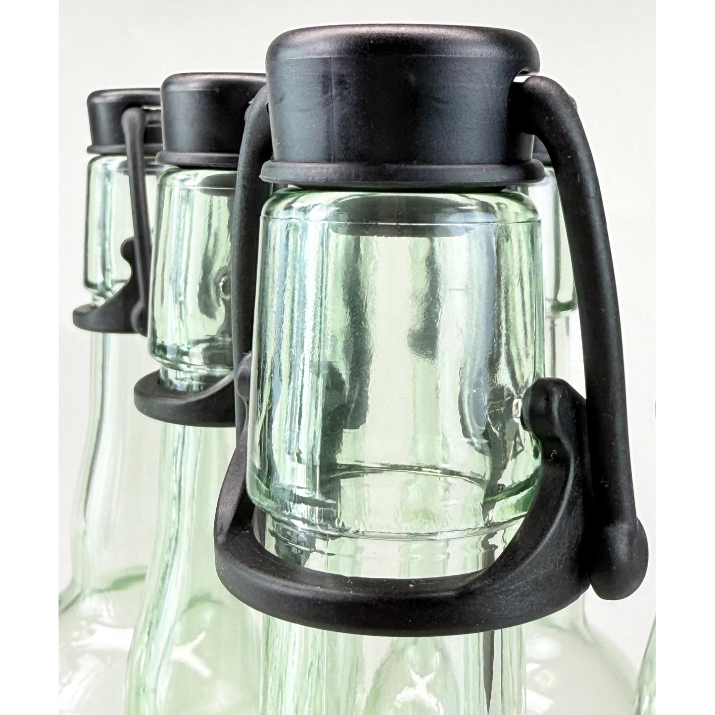 North Mountain Supply 750ml Clear Glass Flip Top Grolsch-Style Beer Brewing Fermenting Bottles - With Black Plastic Swing Top Caps - Pressure Tested - Case of 12