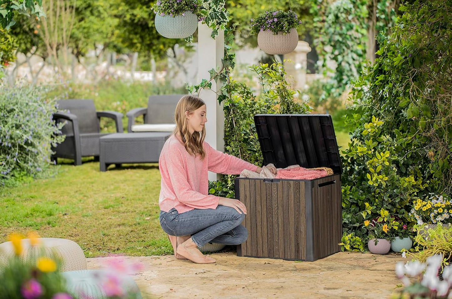 Keter Signature Everwood 30 Gallon Outdoor Storage Box - Stylish Patio Furniture & Garden Organizer, Walnut