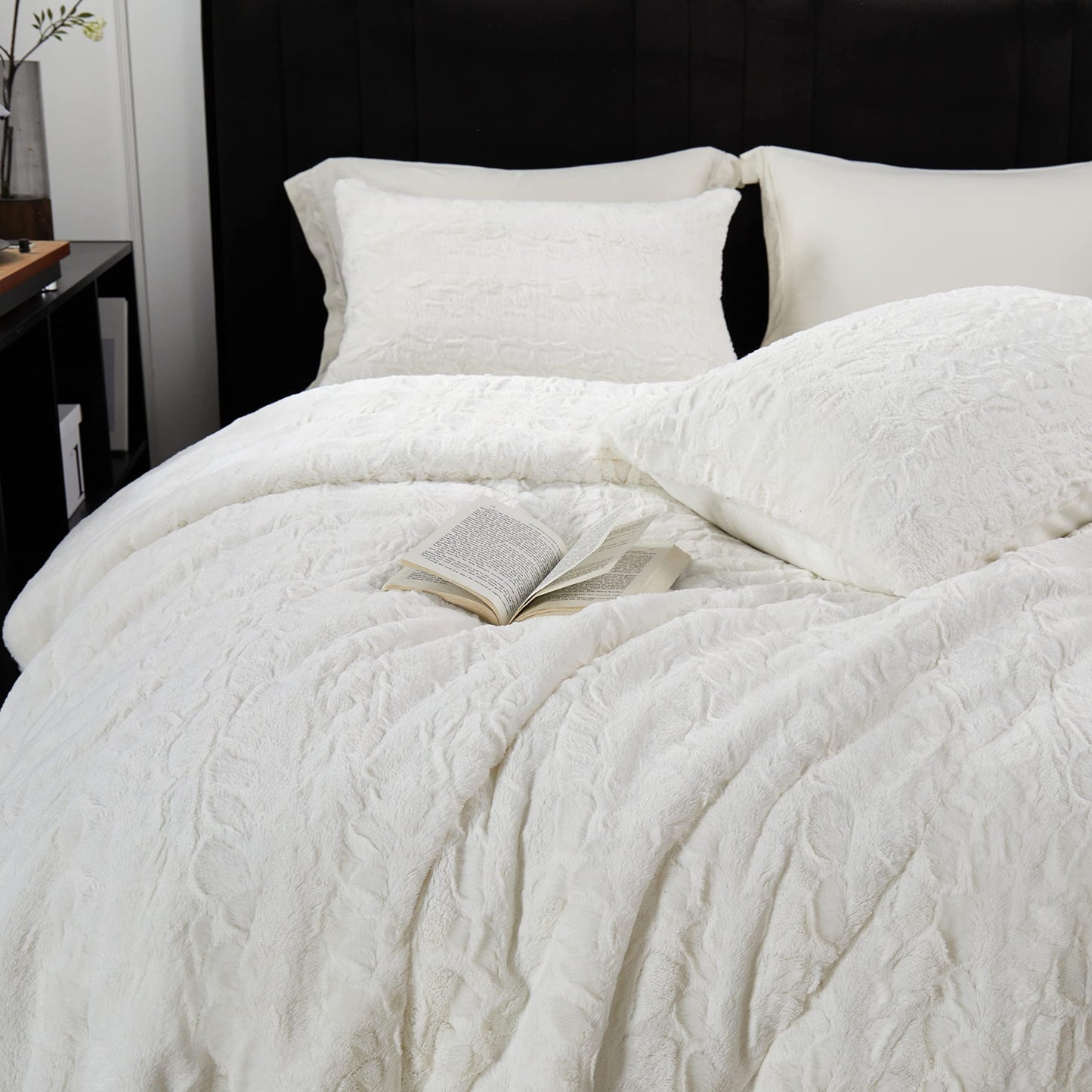 Jameswish Shaggy Plush Duvet Cover Set Super Soft Fluffy Faux Fur Comforter Cover Set Luxury Fuzzy Bedding Set 3 Piece(1Duvet Cover+2Pillowcases) with Zipper Clusure(Burgundy Ombre,Queen Size)