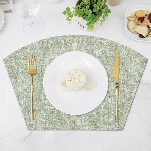 Homaxy Round Table Placemats Set of 6, Washable Wedge Shaped Faux Leather Table Mats, Wipeable Kitchen Dinner Place Mats for Indoor Outdoor, Grass Green
