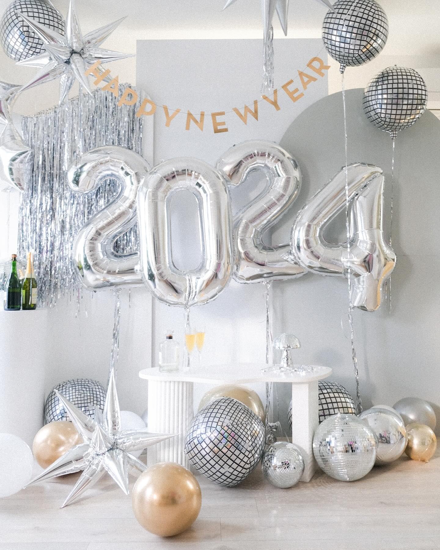 Silver Number 24 Balloon 40 inch, 24 Number Balloons, 24th Silver Birthday Decorations, 24 Year Old Women Men Silver Party Supplies