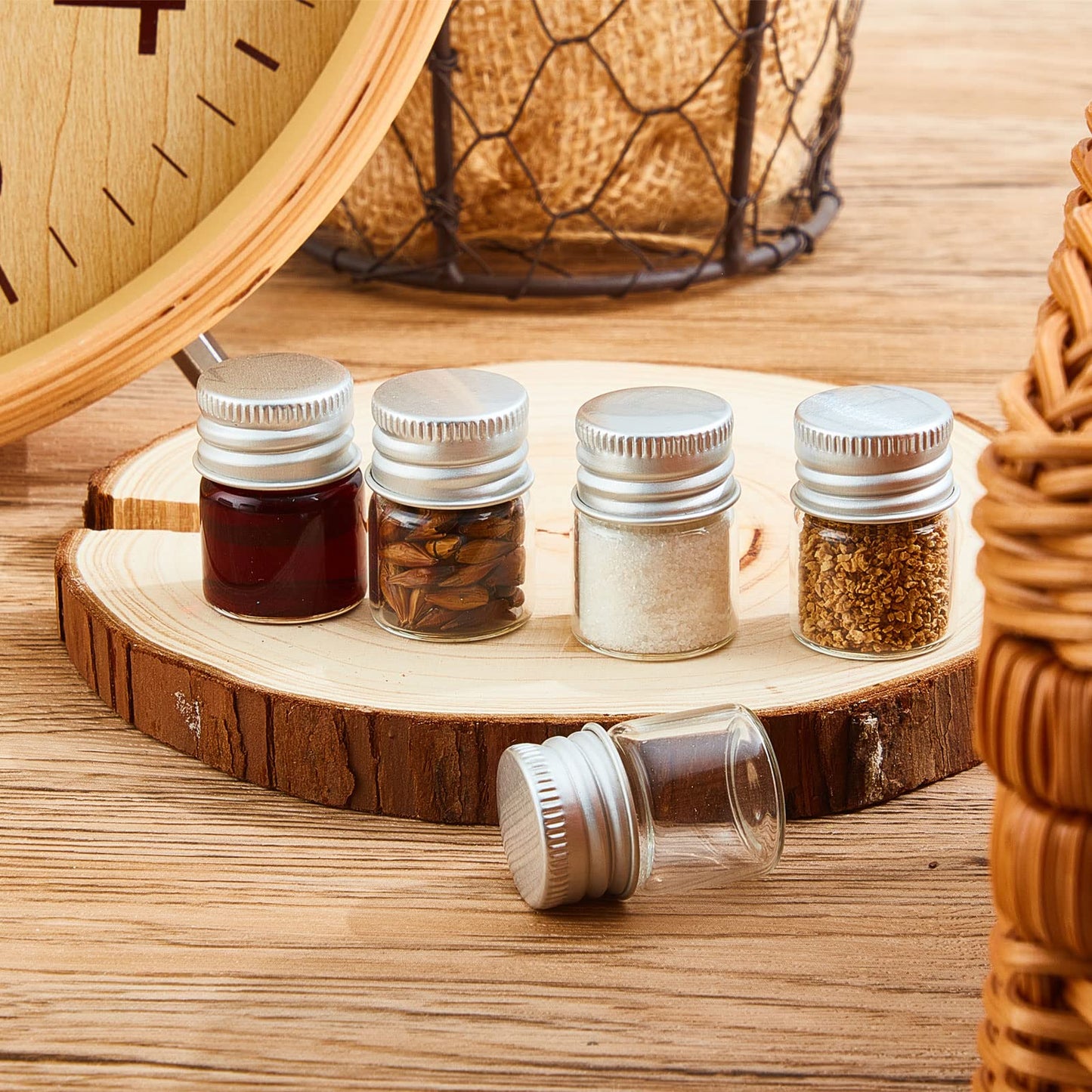 Tessco for you 100 Pcs 5 ml Mini Glass Bottles with Aluminum Cap Tiny Jars Mini Glass Jars Small Clear Vials with Screw Caps Tiny Containers for DIY Craft Storage (Silver)