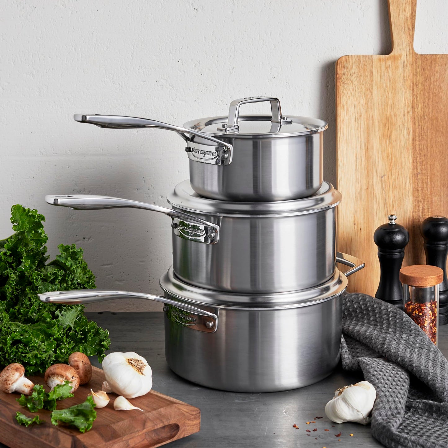 Demeyere Essential 5-ply, 18/10 Stainless Steel, Stay Cool Handle, Oven Safe, Compatible with all Cooktops, Perfect Pour Edge, 1.5-qt Saucepan with Perfect Fit Lid